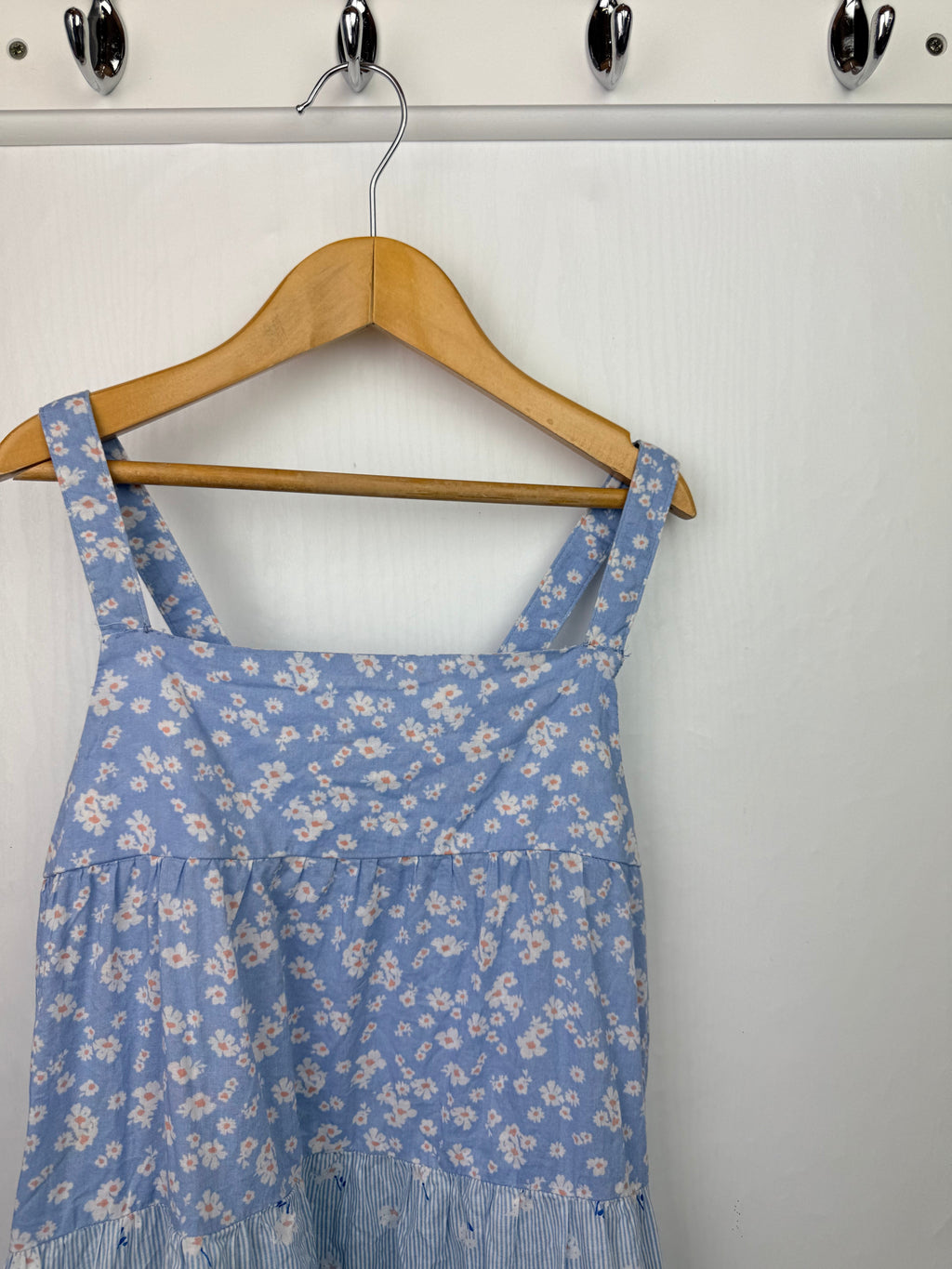 H&M Floral Tiered Dress - Girls 9 - 10 Years - Little Ones Preloved. Second Hand Children's & Preloved Baby, Kids, Girls & Boys Clothes. UK online