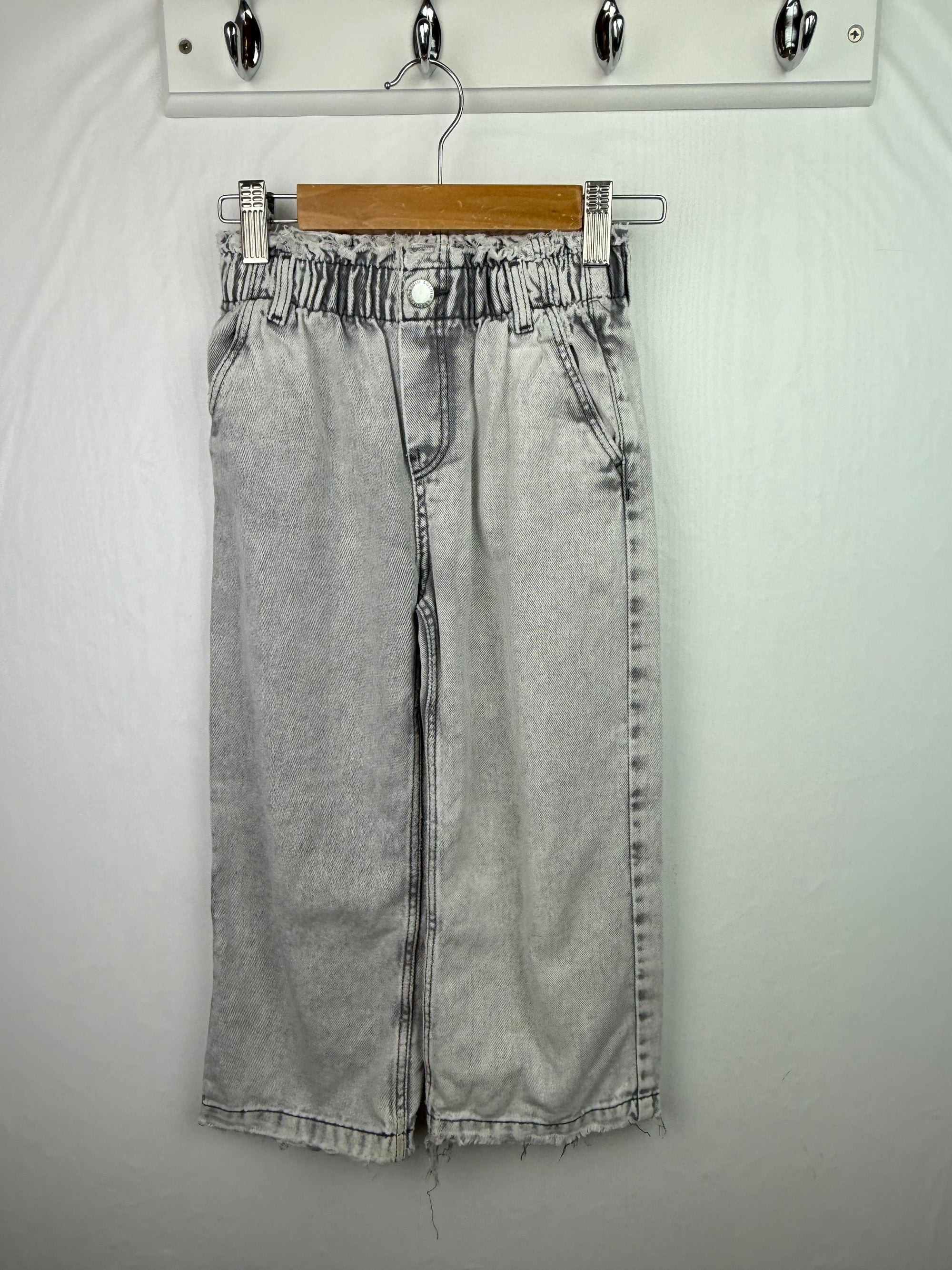 H&M Frayed Wide Leg Jeans - Girls 4 - 5 Years - Little Ones Preloved. Second Hand Children's & Preloved Baby, Kids, Girls & Boys Clothes. UK online