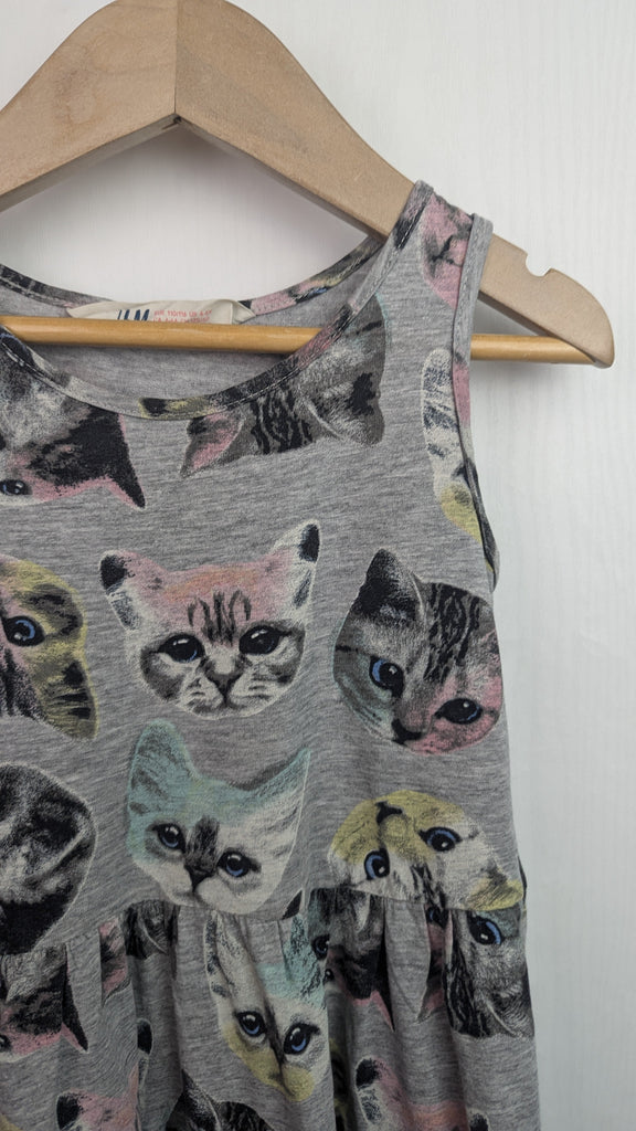 H&M Grey Cat Dress - Girls 4-6 Years H&M Used, Preloved, Preworn & Second Hand Baby, Kids & Children's Clothing UK Online. Cheap affordable. Brands including Next, Joules, Nutmeg Morrisons, TU, F&F, H&M.