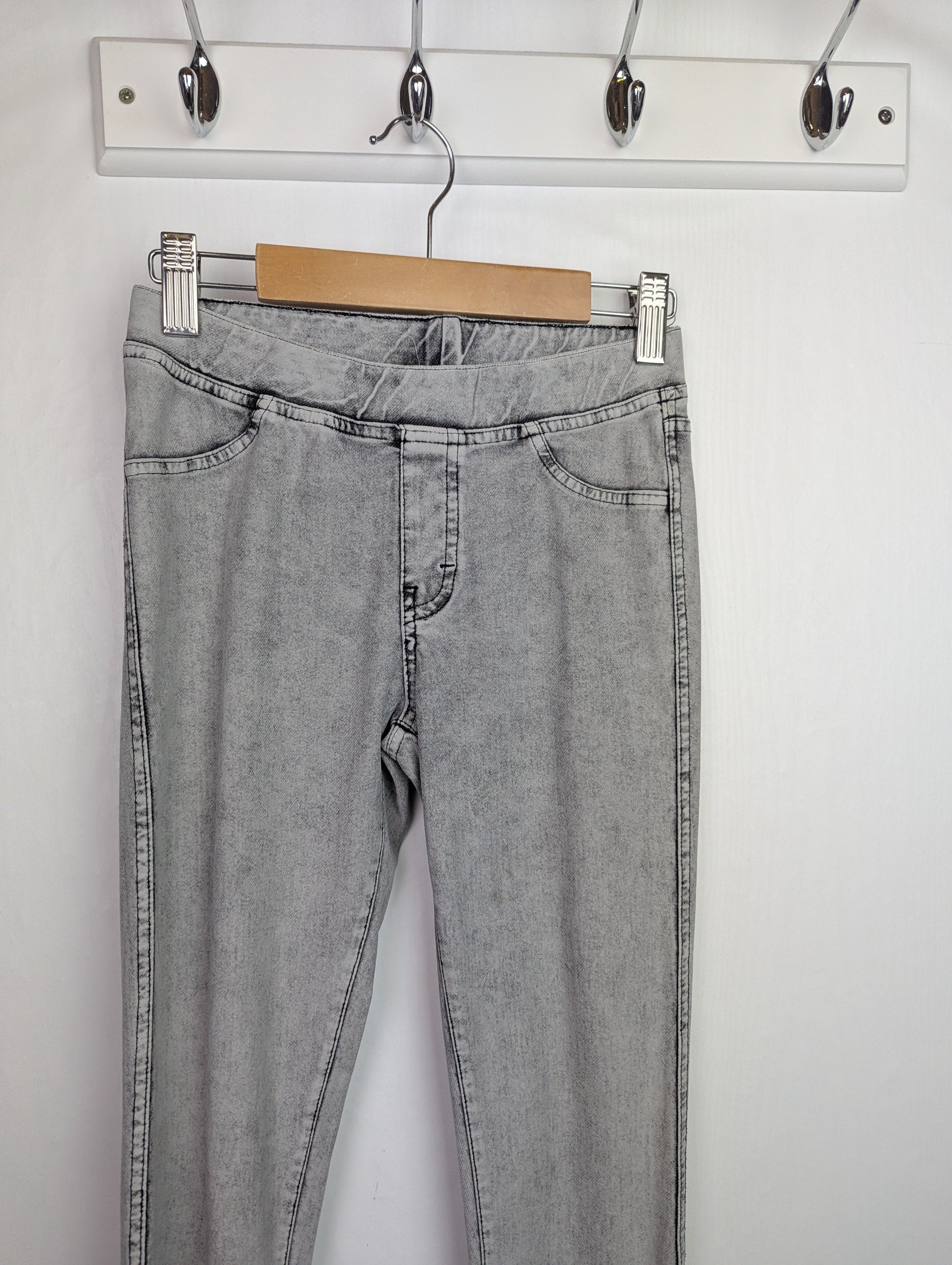 H&M Grey Jeggings - Girls 8 - 9 Years - Little Ones Preloved. Second Hand Children's & Preloved Baby, Kids, Girls & Boys Clothes. UK online