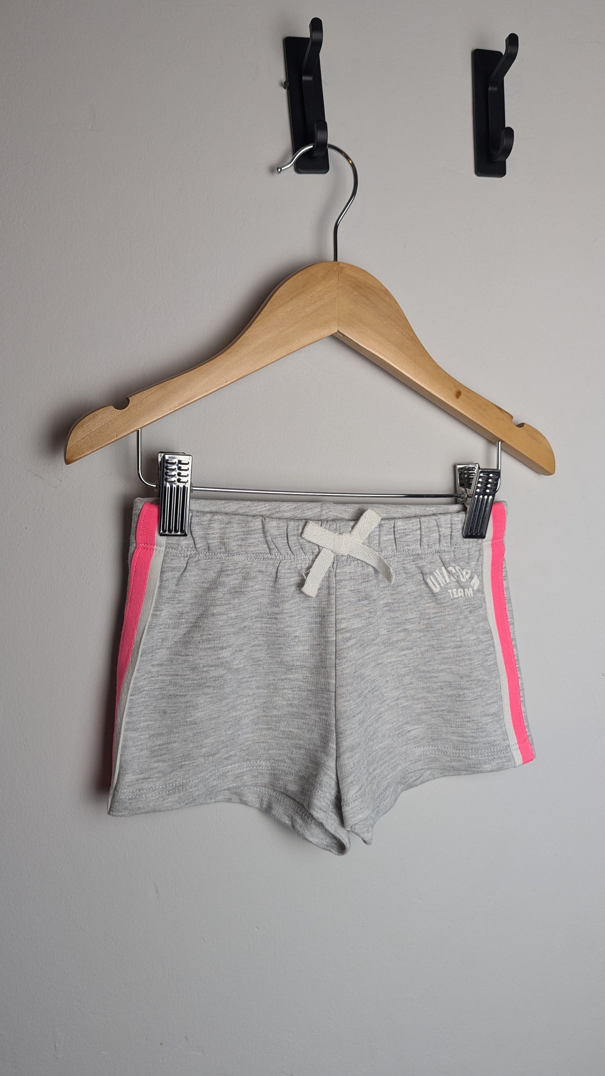 H&M Grey & Pink Shorts - Girls 18 - 24 Months - Little Ones Preloved. Second Hand Children's & Preloved Baby, Kids, Girls & Boys Clothes. UK online