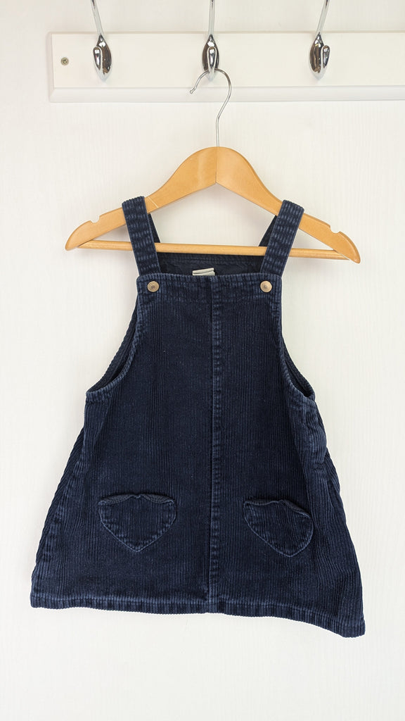 H&M Navy Blue Cord Dress - Girls 18-24 Months H&M Used, Preloved, Preworn & Second Hand Baby, Kids & Children's Clothing UK Online. Cheap affordable. Brands including Next, Joules, Nutmeg Morrisons, TU, F&F, H&M.