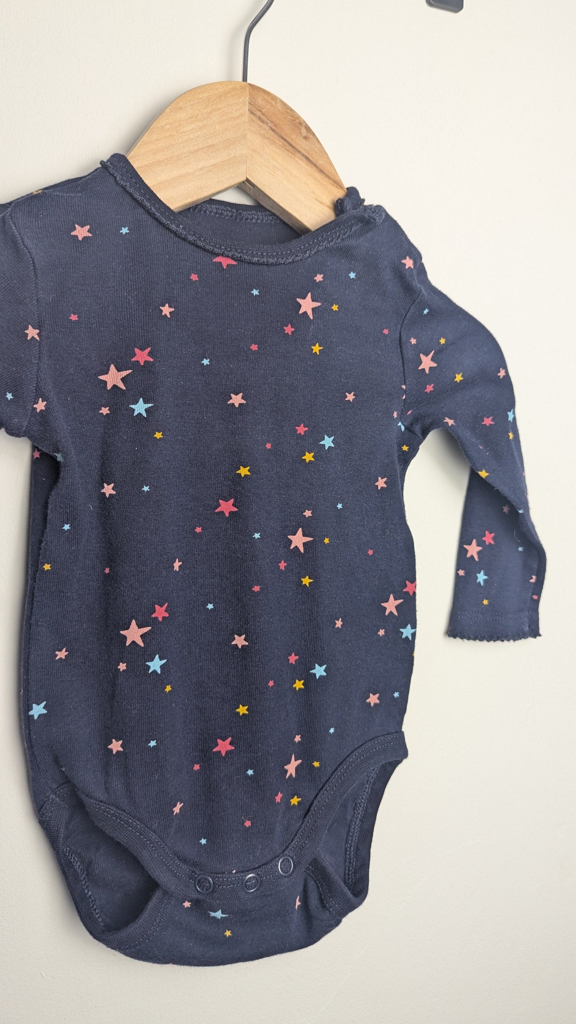 H&M Navy Stars Long Sleeve Bodysuit - Girls 4 - 6 Months - Little Ones Preloved. Second Hand Children's & Preloved Baby, Kids, Girls & Boys Clothes. UK online