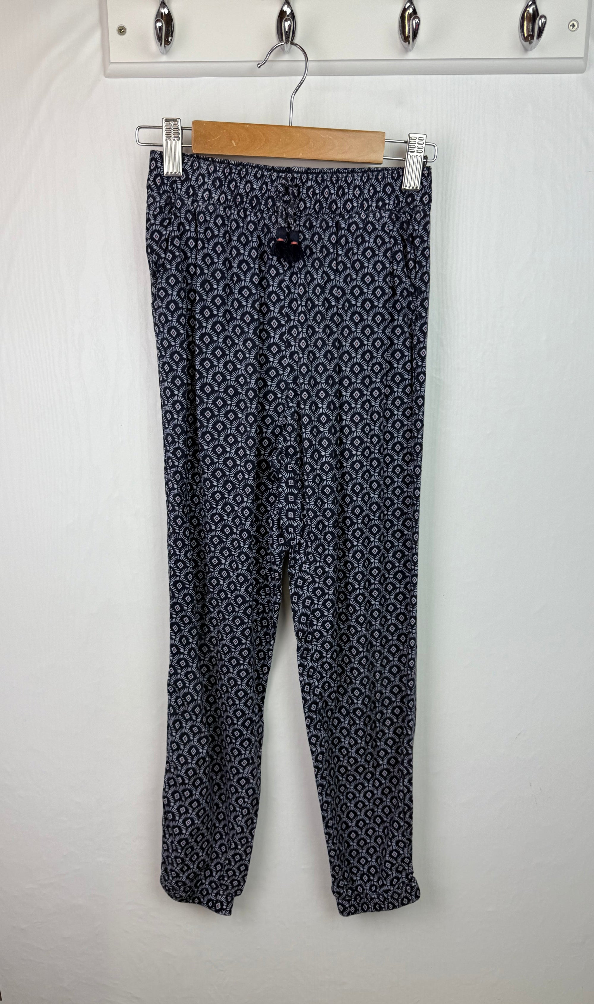 H&M Patterned Summer Trousers - Girls 9 - 10 Years - Little Ones Preloved. Second Hand Children's & Preloved Baby, Kids, Girls & Boys Clothes. UK online