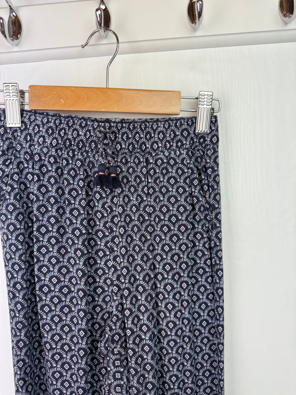 H&M Patterned Summer Trousers - Girls 9 - 10 Years - Little Ones Preloved. Second Hand Children's & Preloved Baby, Kids, Girls & Boys Clothes. UK online