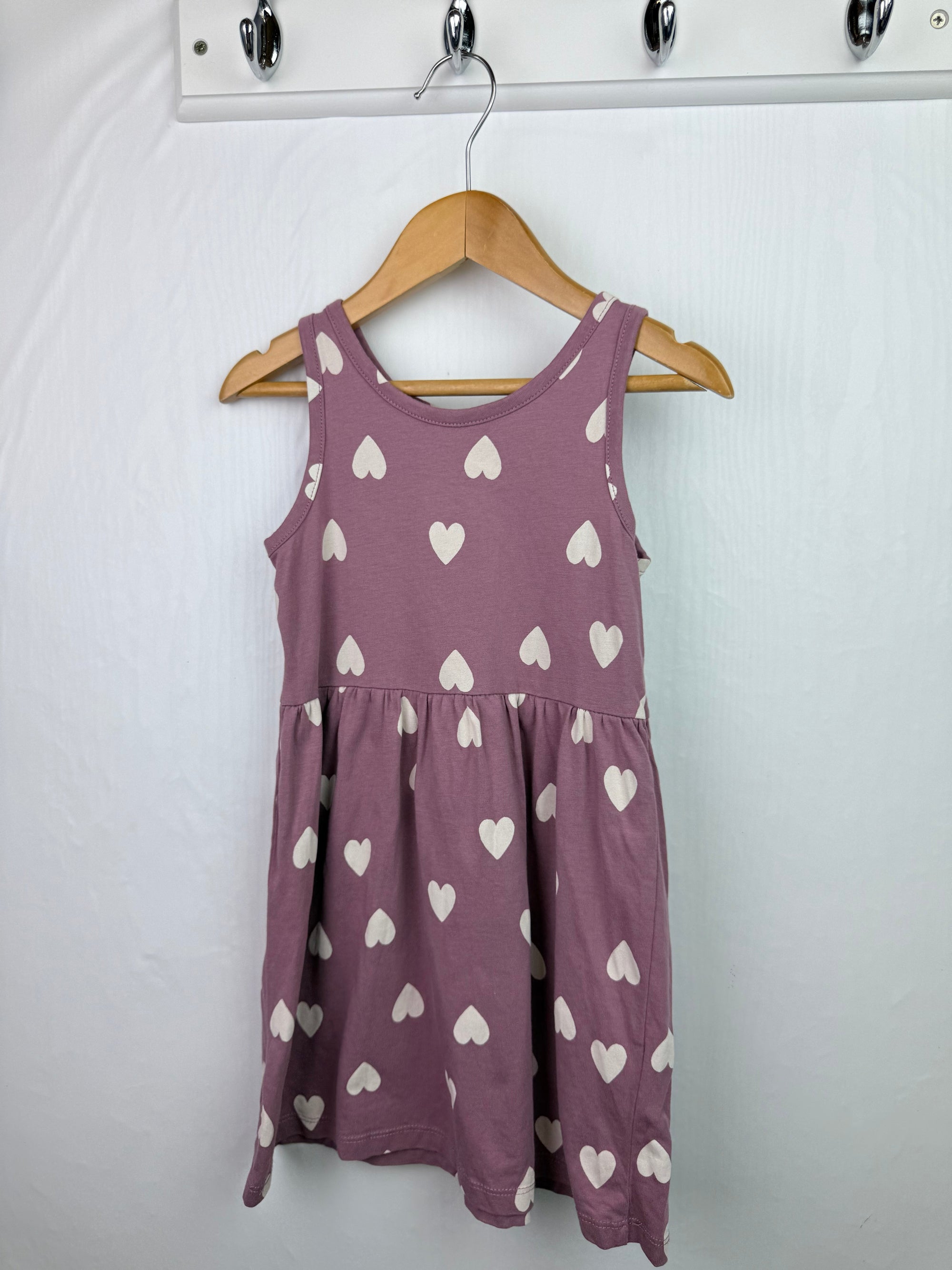 H&M Purple Heart Dress - Girls 2 - 4 Years - Little Ones Preloved. Second Hand Children's & Preloved Baby, Kids, Girls & Boys Clothes. UK online