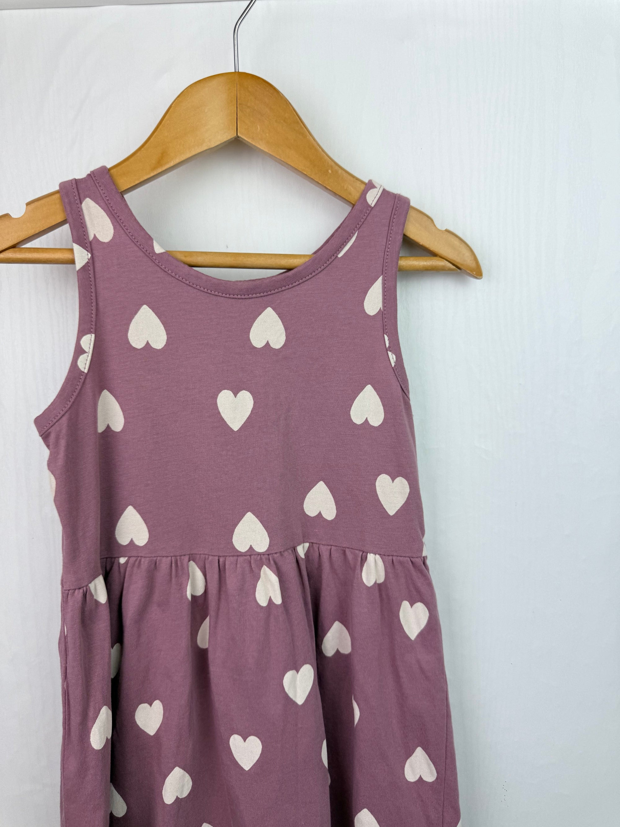H&M Purple Heart Dress - Girls 2 - 4 Years - Little Ones Preloved. Second Hand Children's & Preloved Baby, Kids, Girls & Boys Clothes. UK online