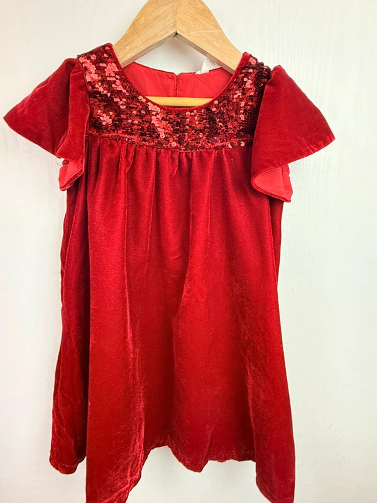 H&M Red Festive Sequin Dress - Girls 4 - 5 Years - Little Ones Preloved. Second Hand Children's & Preloved Baby, Kids, Girls & Boys Clothes. UK online