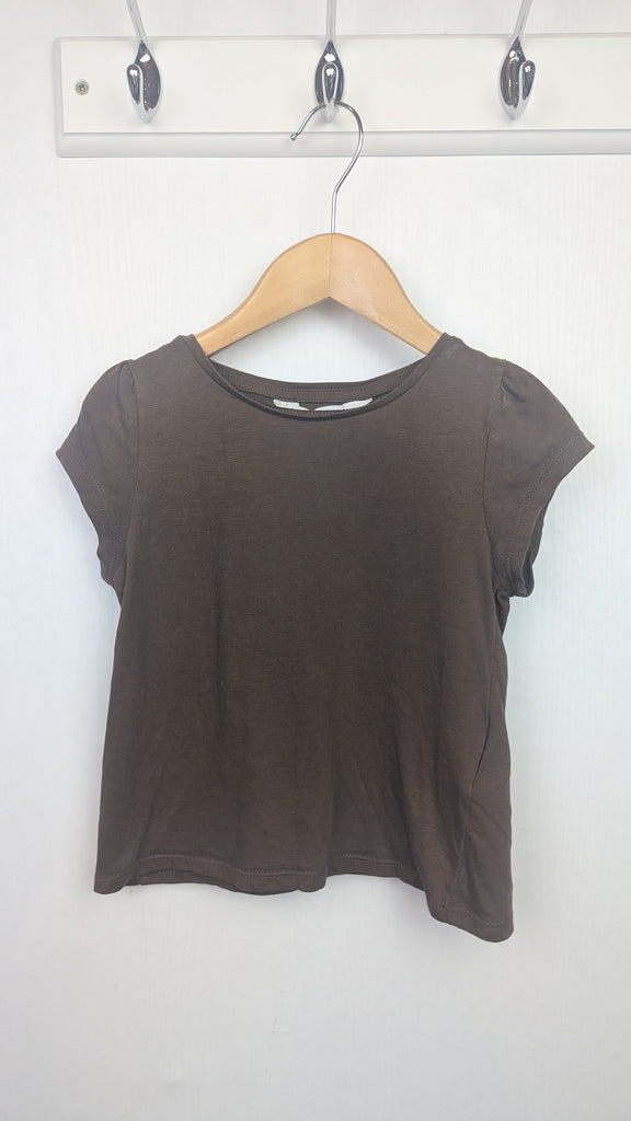 H&M Short Sleeve Brown Top - Girls 2-4 Years H&M Used, Preloved, Preworn & Second Hand Baby, Kids & Children's Clothing UK Online. Cheap affordable. Brands including Next, Joules, Nutmeg Morrisons, TU, F&F, H&M.