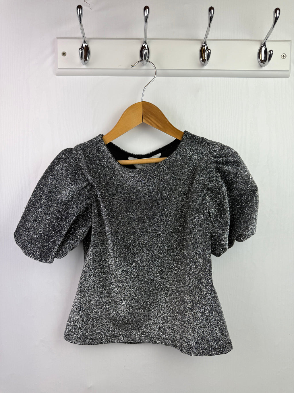 H&M Silver Puff Sleeve Top - Girls 6 - 8 Years - Little Ones Preloved. Second Hand Children's & Preloved Baby, Kids, Girls & Boys Clothes. UK online