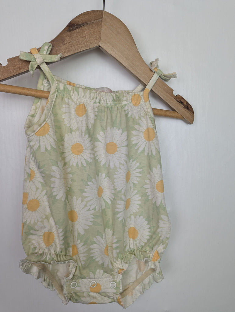 H&M Sunflower Bodysuit - Girls 2-4 Months Little Ones Preloved Used, Preloved, Preworn Baby, Girls & Boys Clothes. Kids & Children's second hand Clothing UK Online. Cheap affordable. Brands including Next, Joules, Nutmeg Morrisons, TU, F&F, H&M.