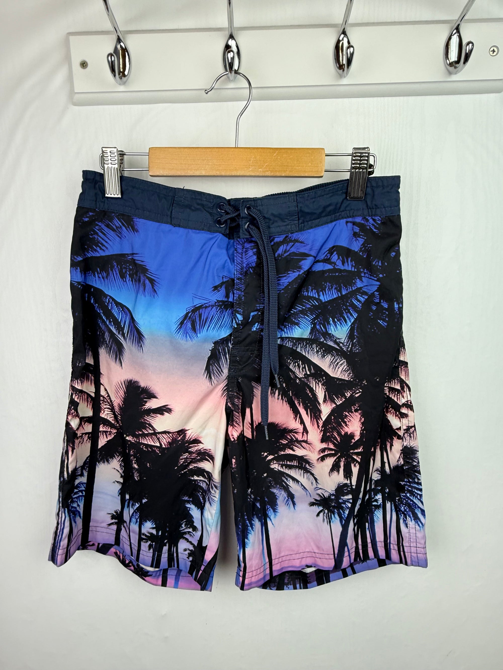 H&M Tropical Swim Shorts - Boys 11 - 12 Years - Little Ones Preloved. Second Hand Children's & Preloved Baby, Kids, Girls & Boys Clothes. UK online