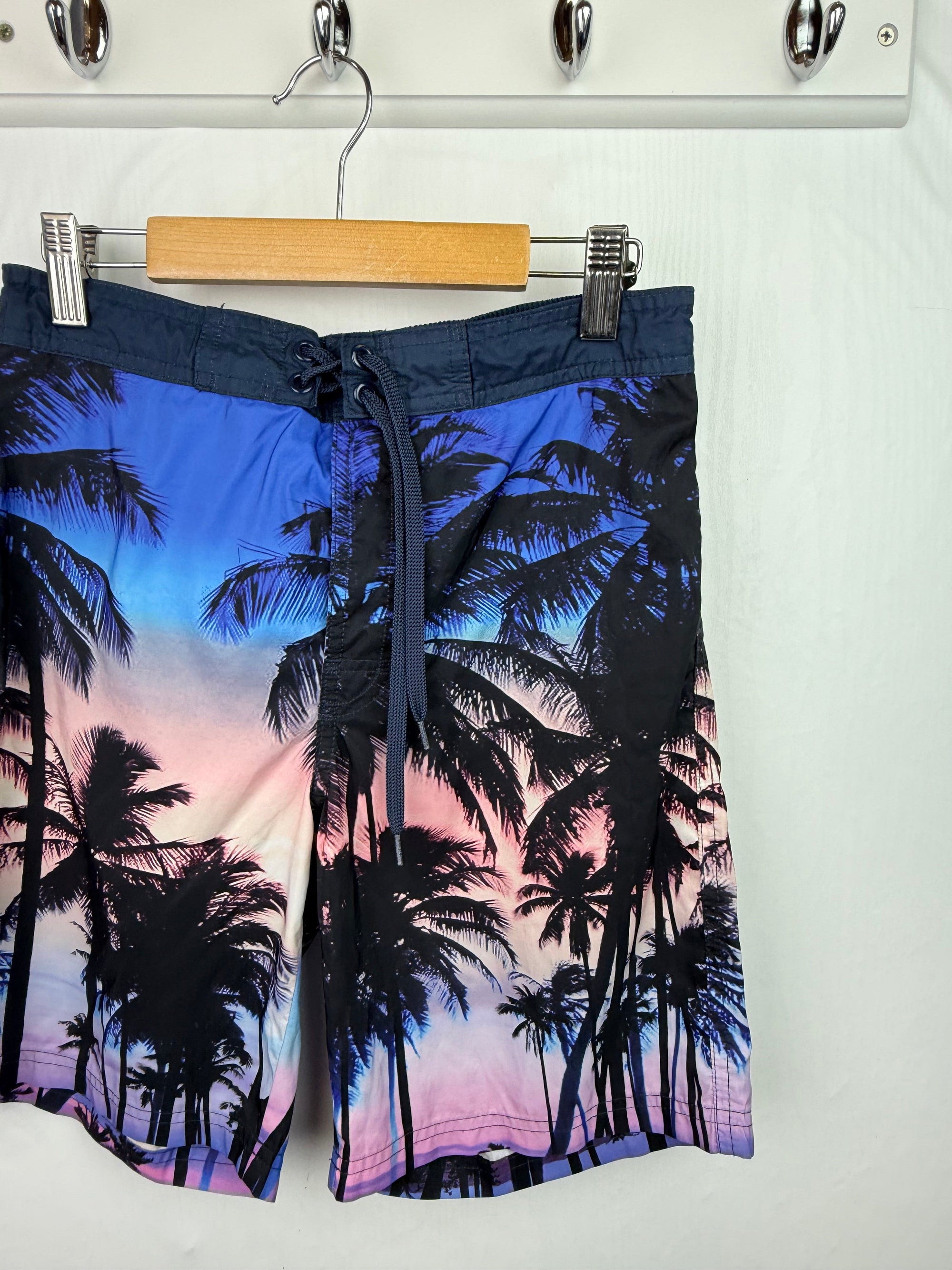 H&M Tropical Swim Shorts - Boys 11 - 12 Years - Little Ones Preloved. Second Hand Children's & Preloved Baby, Kids, Girls & Boys Clothes. UK online