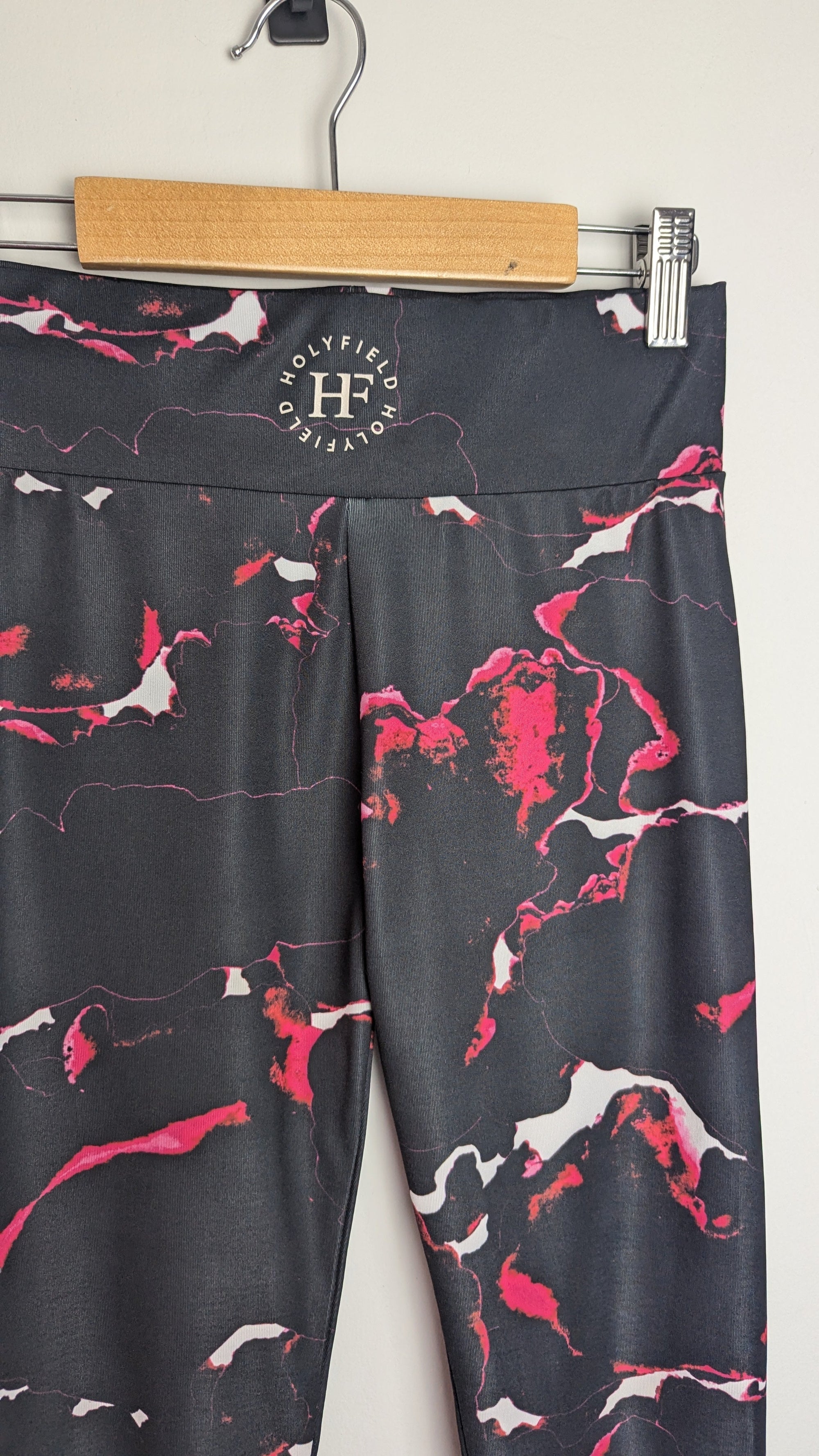 Hollyfield Black & Pink Gym Leggings - Girls 10 - 12 Years - Little Ones Preloved. Second Hand Children's & Preloved Baby, Kids, Girls & Boys Clothes. UK online