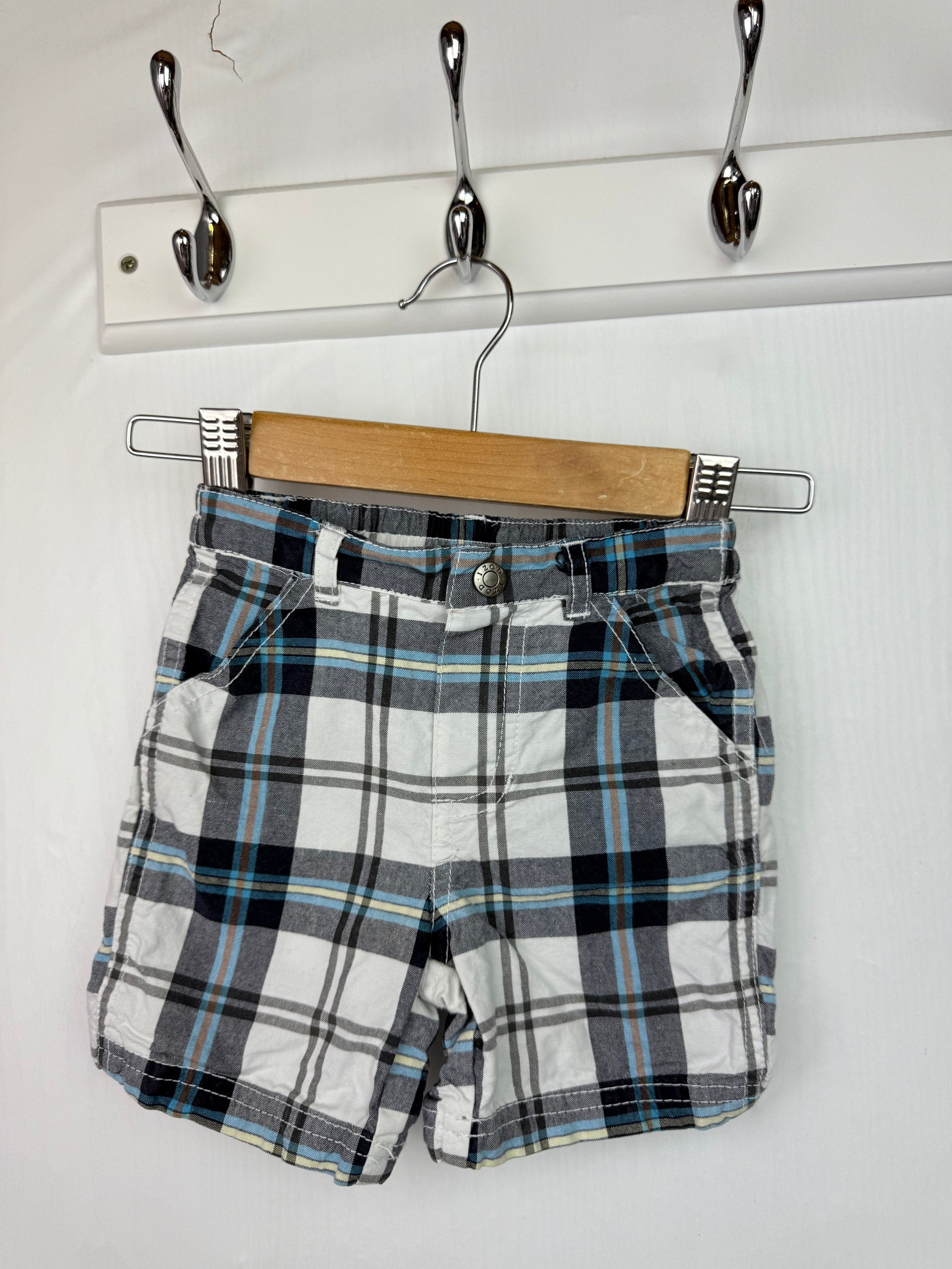 Izod Plaid Shorts - Boys 3 - 6 Months - Little Ones Preloved. Second Hand Children's & Preloved Baby, Kids, Girls & Boys Clothes. UK online