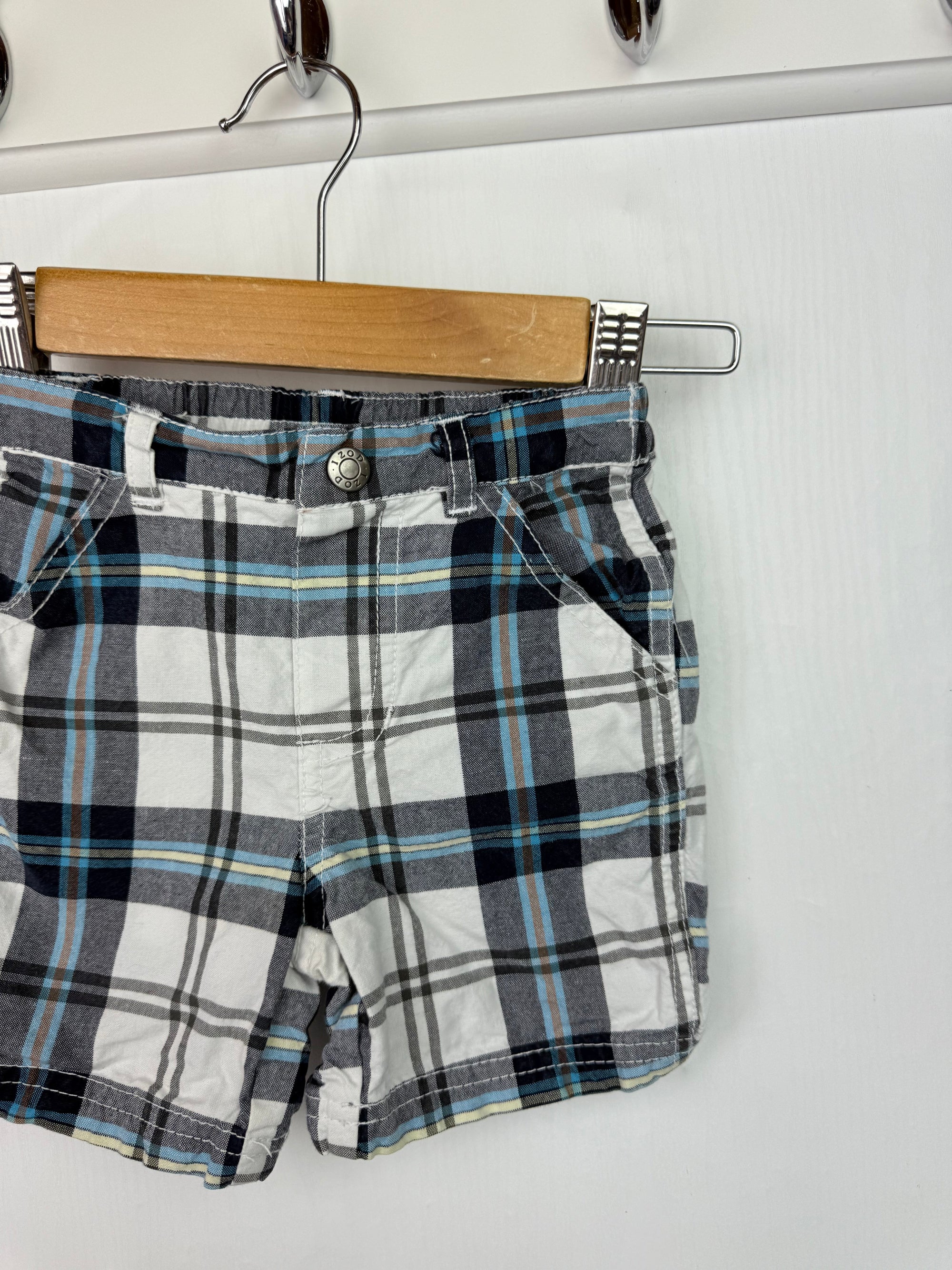 Izod Plaid Shorts - Boys 3 - 6 Months - Little Ones Preloved. Second Hand Children's & Preloved Baby, Kids, Girls & Boys Clothes. UK online