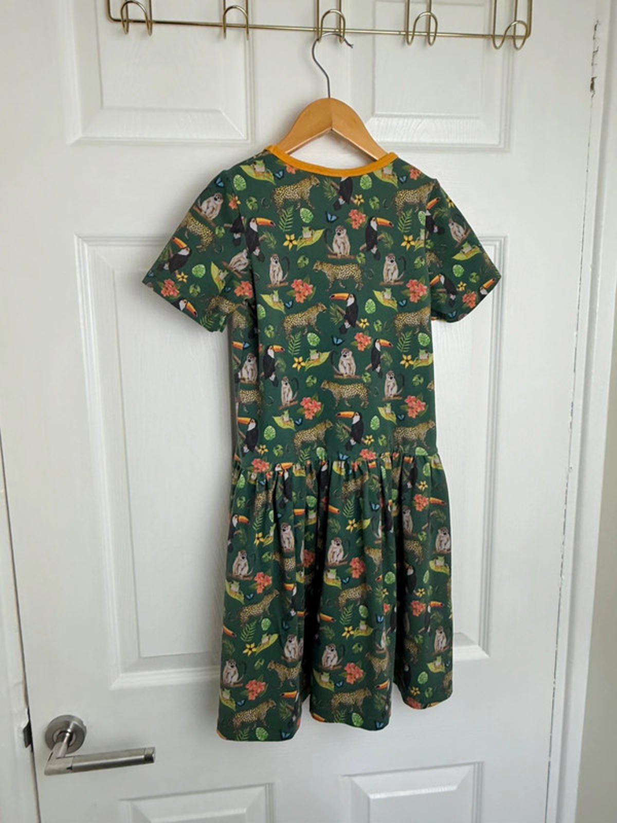 Jeco Green Jungle Organic Cotton Dress - Girls 8 - 9 Years - Little Ones Preloved. Second Hand Children's & Preloved Baby, Kids, Girls & Boys Clothes. UK online