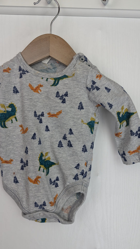 John Lewis Dragon Bodysuit - Baby Boys 3-6 Months John Lewis Used, Preloved, Preworn & Second Hand Baby, Kids & Children's Clothing UK Online. Cheap affordable. Brands including Next, Joules, Nutmeg Morrisons, TU, F&F, H&M.