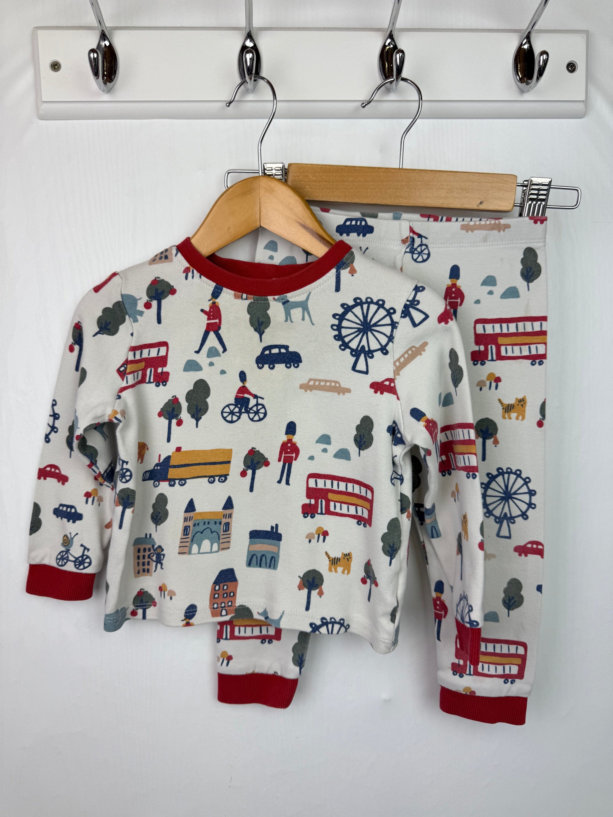 John Lewis London Pyjama Set - Unisex 12 - 18 Months - Little Ones Preloved. Second Hand Children's & Preloved Baby, Kids, Girls & Boys Clothes. UK online