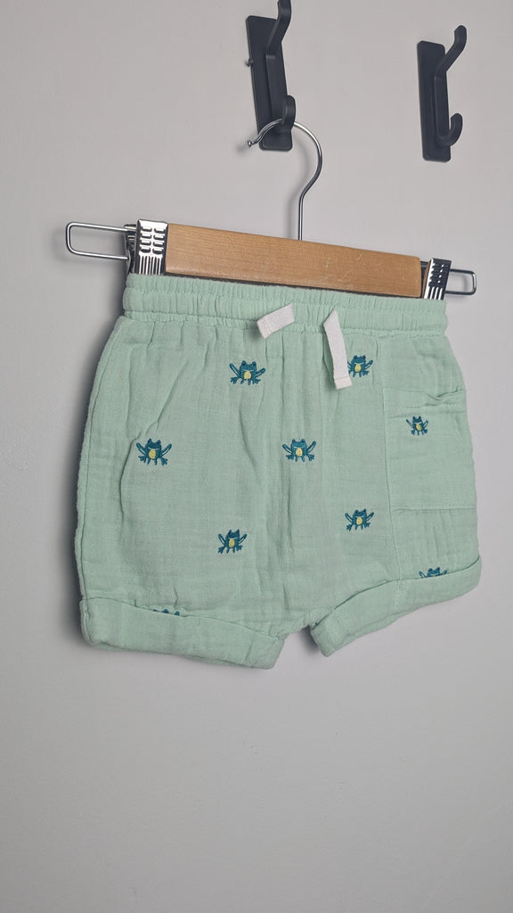 John Lewis Muslin Green Frog Shorts - Boys 3-6 Months Little Ones Preloved Used, Preloved, Preworn & Second Hand Baby, Kids & Children's Clothing UK Online. Cheap affordable. Brands including Next, Joules, Nutmeg Morrisons, TU, F&F, H&M.