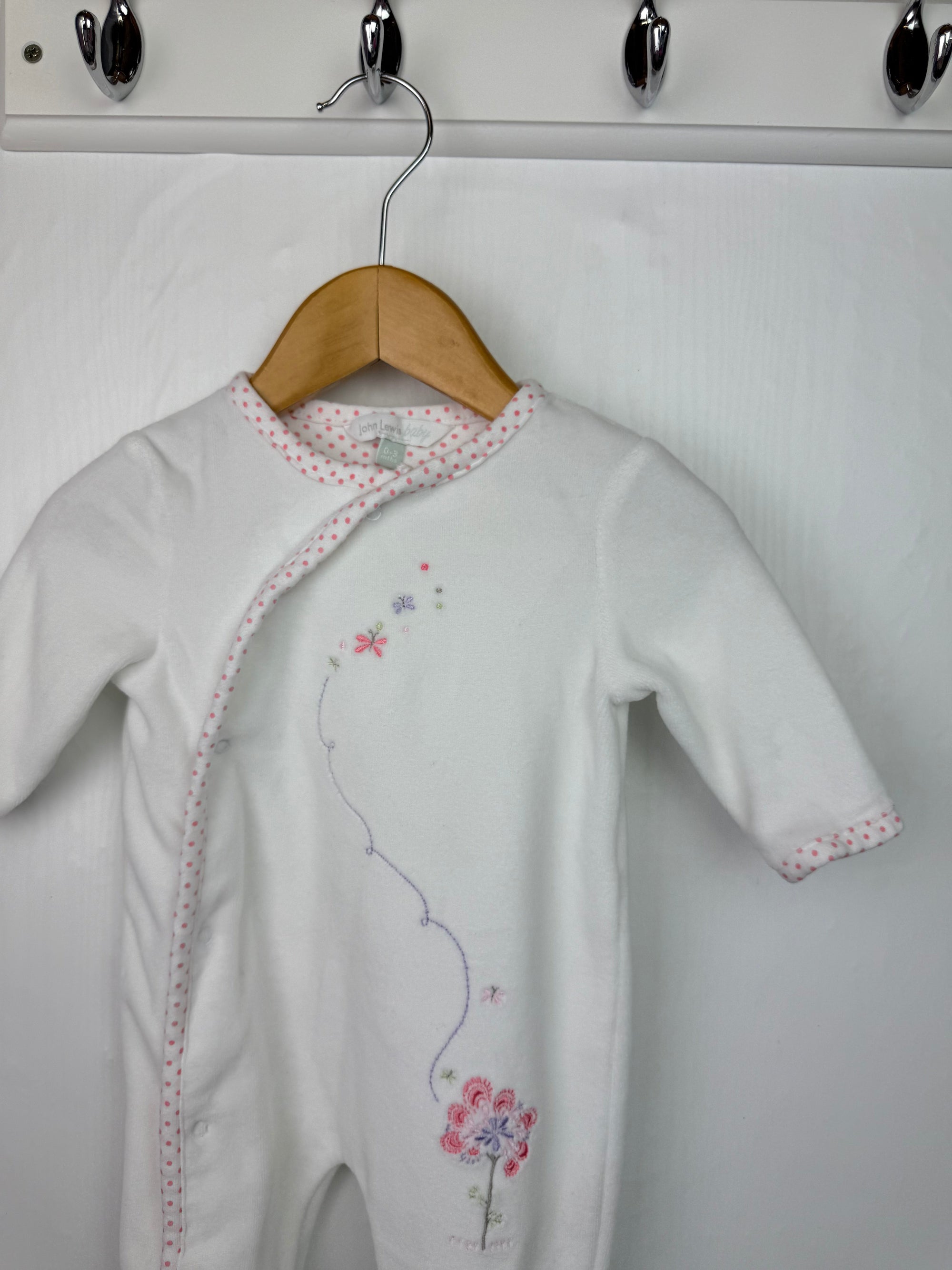 John Lewis White Butterfly Sleepsuit - Girls 0 - 3 Months - Little Ones Preloved. Second Hand Children's & Preloved Baby, Kids, Girls & Boys Clothes. UK online