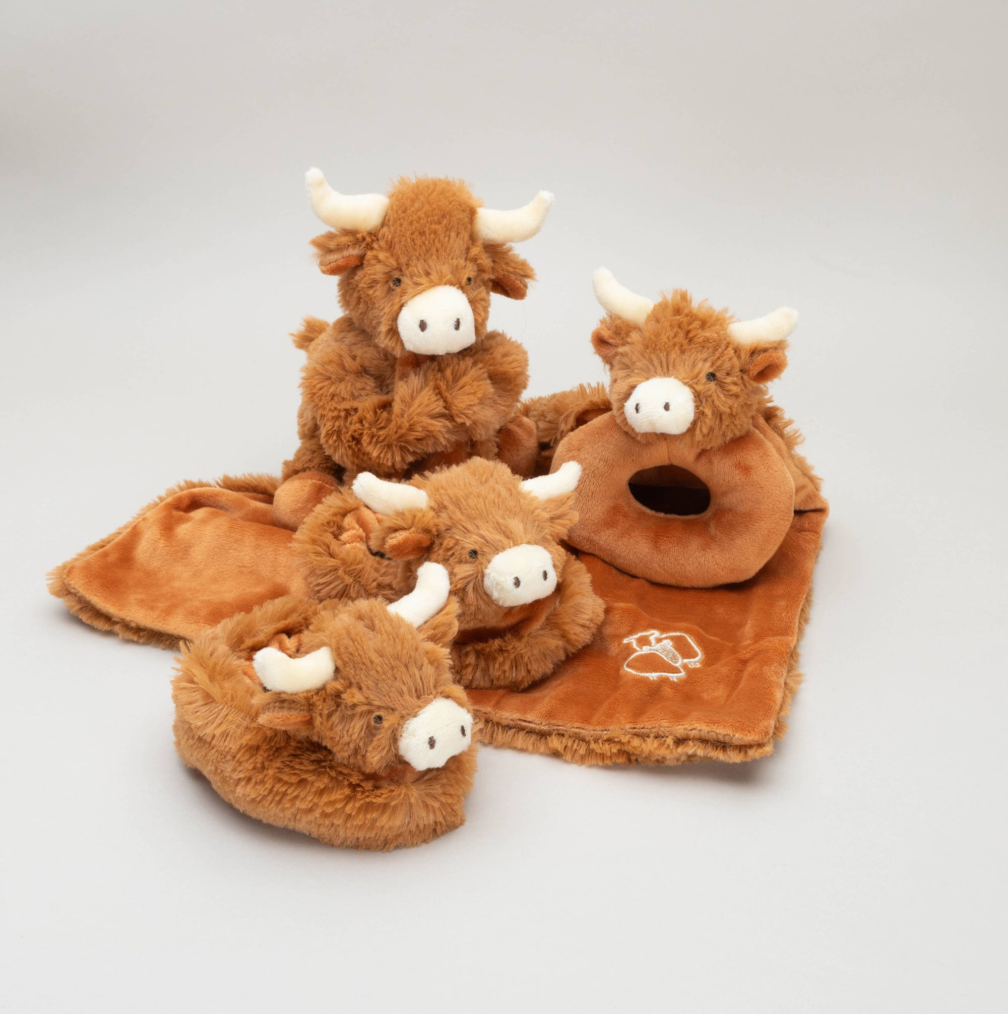 Jomanda Highland Brown Cow Baby Plush Rattle - 10CM - Little Ones Preloved. Second Hand Children's & Preloved Baby, Kids, Girls & Boys Clothes. UK online