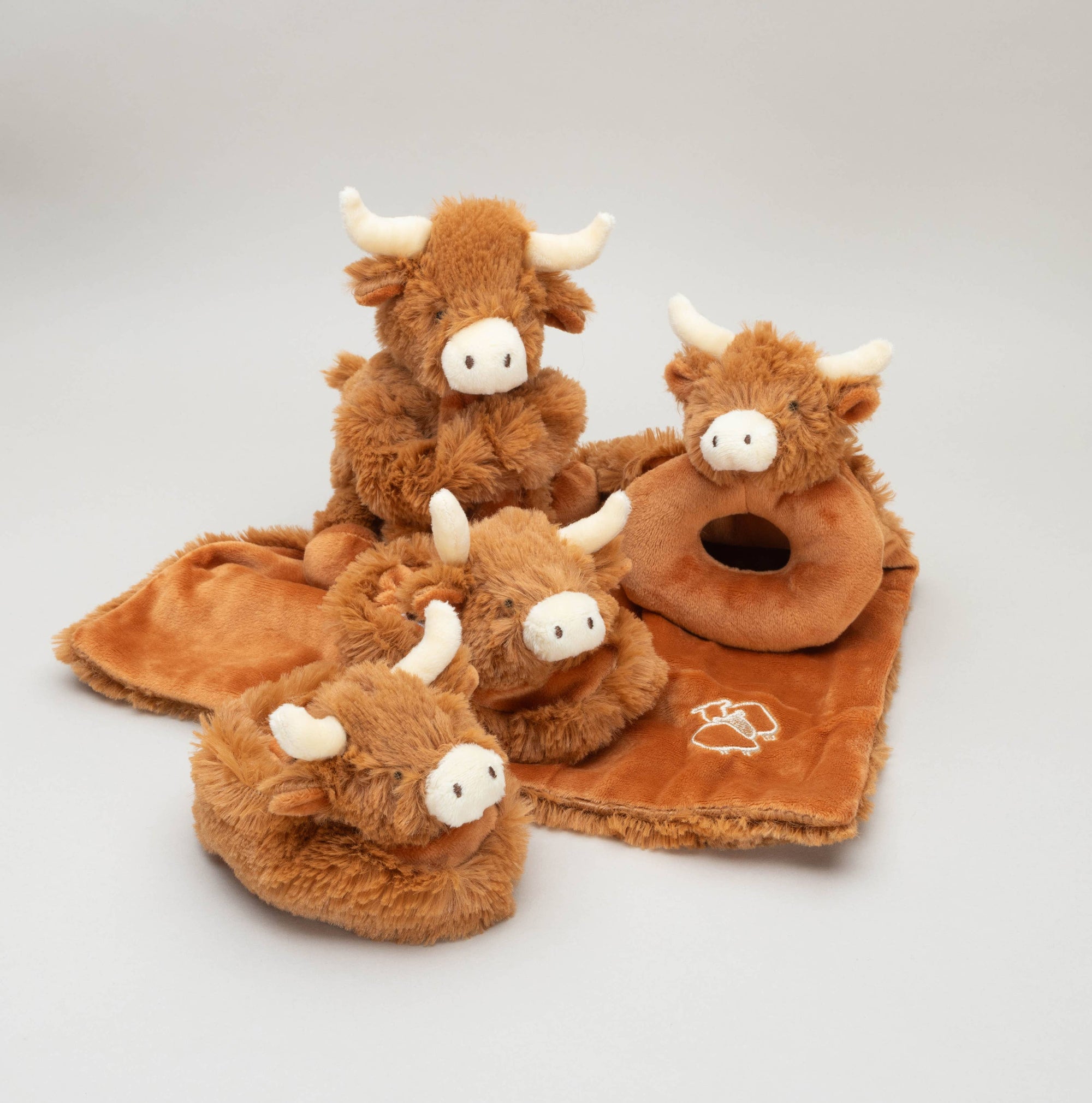 Jomanda Highland Brown Cow Baby Plush Rattle - 10CM - Little Ones Preloved. Second Hand Children's & Preloved Baby, Kids, Girls & Boys Clothes. UK online
