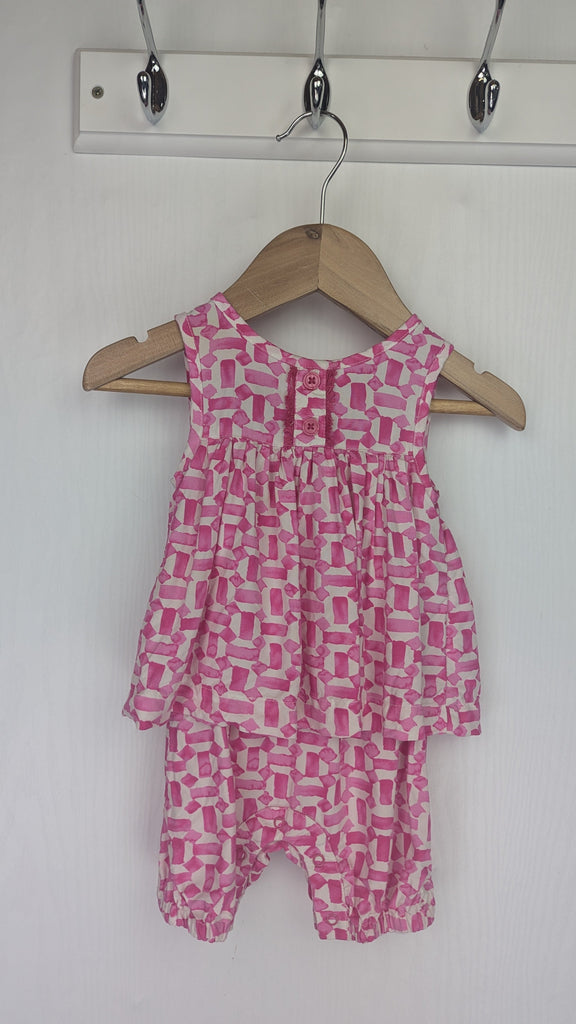 Joules Pink Squares Romper - Girls 3-6 Months Joules Used, Preloved, Preworn & Second Hand Baby, Kids & Children's Clothing UK Online. Cheap affordable. Brands including Next, Joules, Nutmeg Morrisons, TU, F&F, H&M.