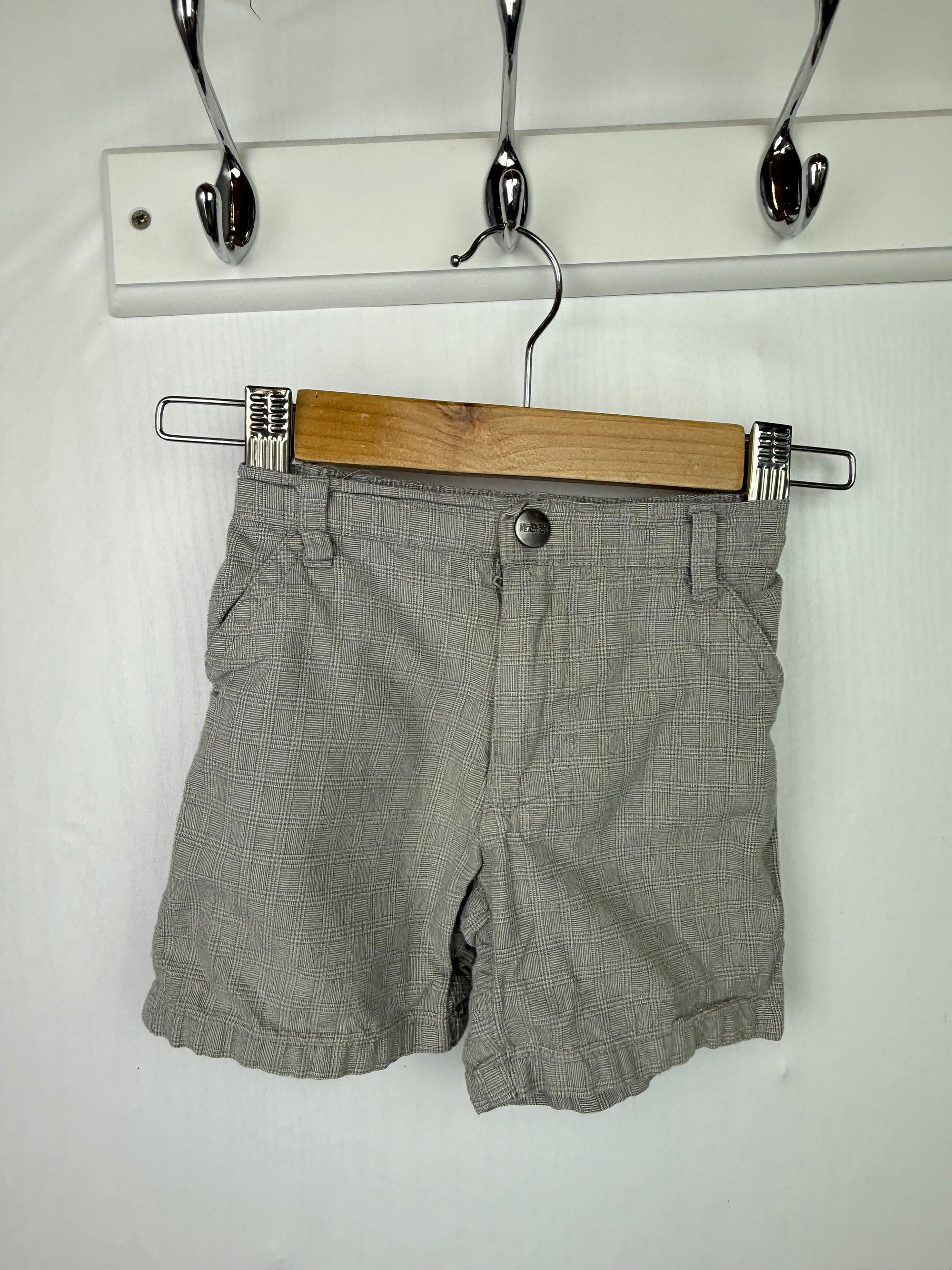 Kenneth Cole Checked Shorts - Boys 18 Months - Little Ones Preloved. Second Hand Children's & Preloved Baby, Kids, Girls & Boys Clothes. UK online
