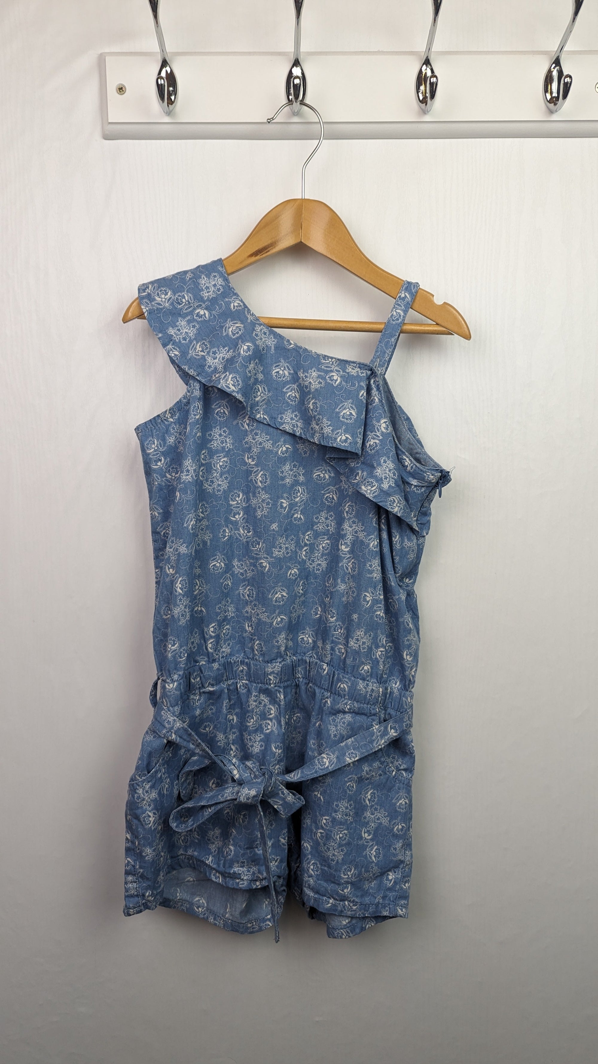Kiabi Denim Floral Playsuit - Girls 8 Years - Little Ones Preloved. Second Hand Children's & Preloved Baby, Kids, Girls & Boys Clothes. UK online