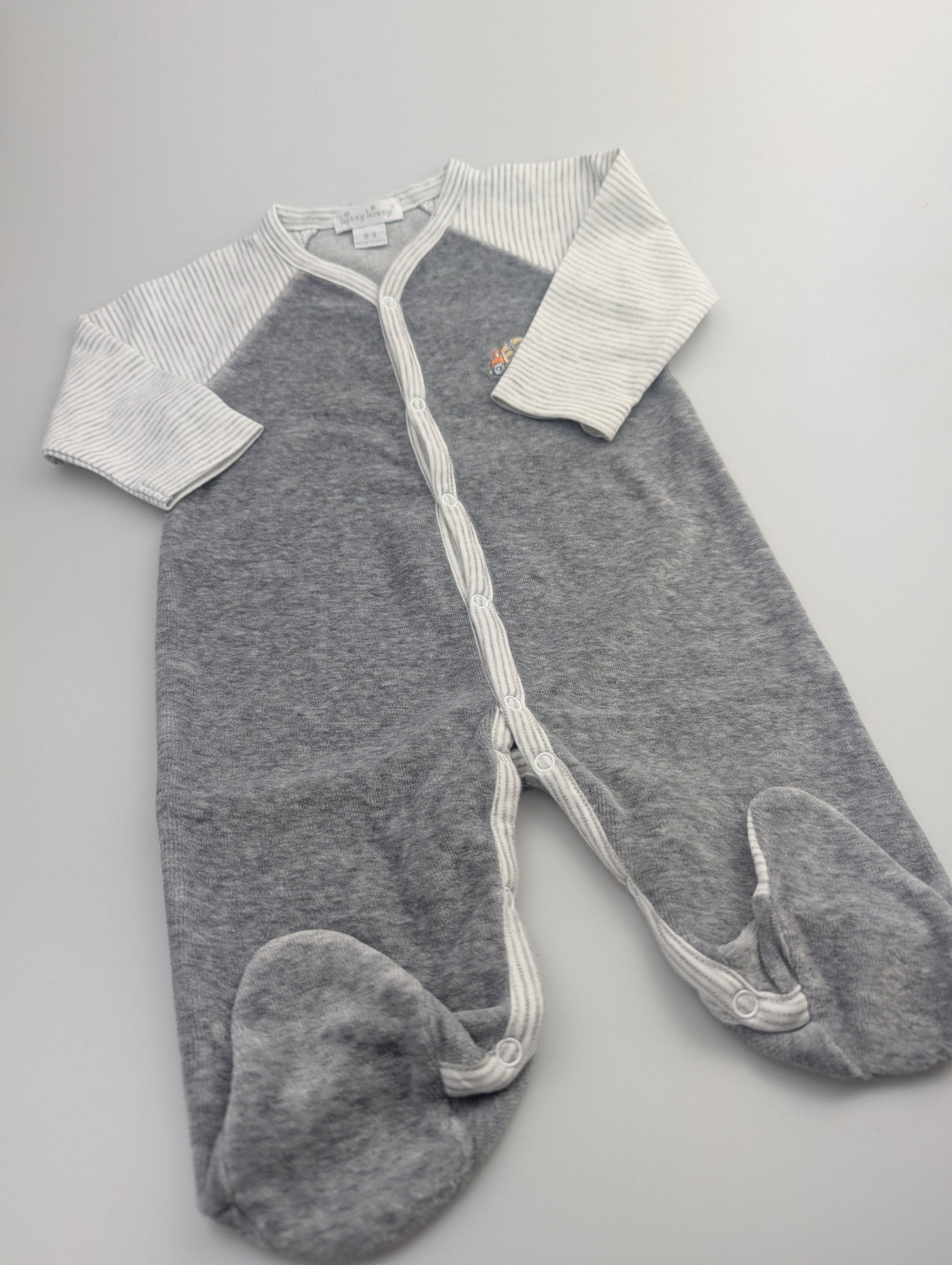 Kissy Kissy Grey Sleepsuit - Boys 0 - 3 Months - Little Ones Preloved. Second Hand Children's & Preloved Baby, Kids, Girls & Boys Clothes. UK online