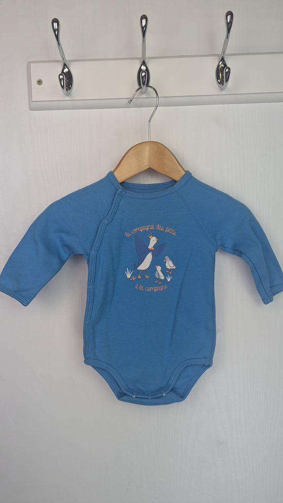 La Compagnie Des Petits Blue Duck Bodysuit - Unisex 3 Months La Compagnie Des Petits Used, Preloved, Preworn Baby, Girls & Boys Clothes. Kids & Children's second hand Clothing UK Online. Cheap affordable. Brands including Next, Joules, Nutmeg Morrisons, TU, F&F, H&M.