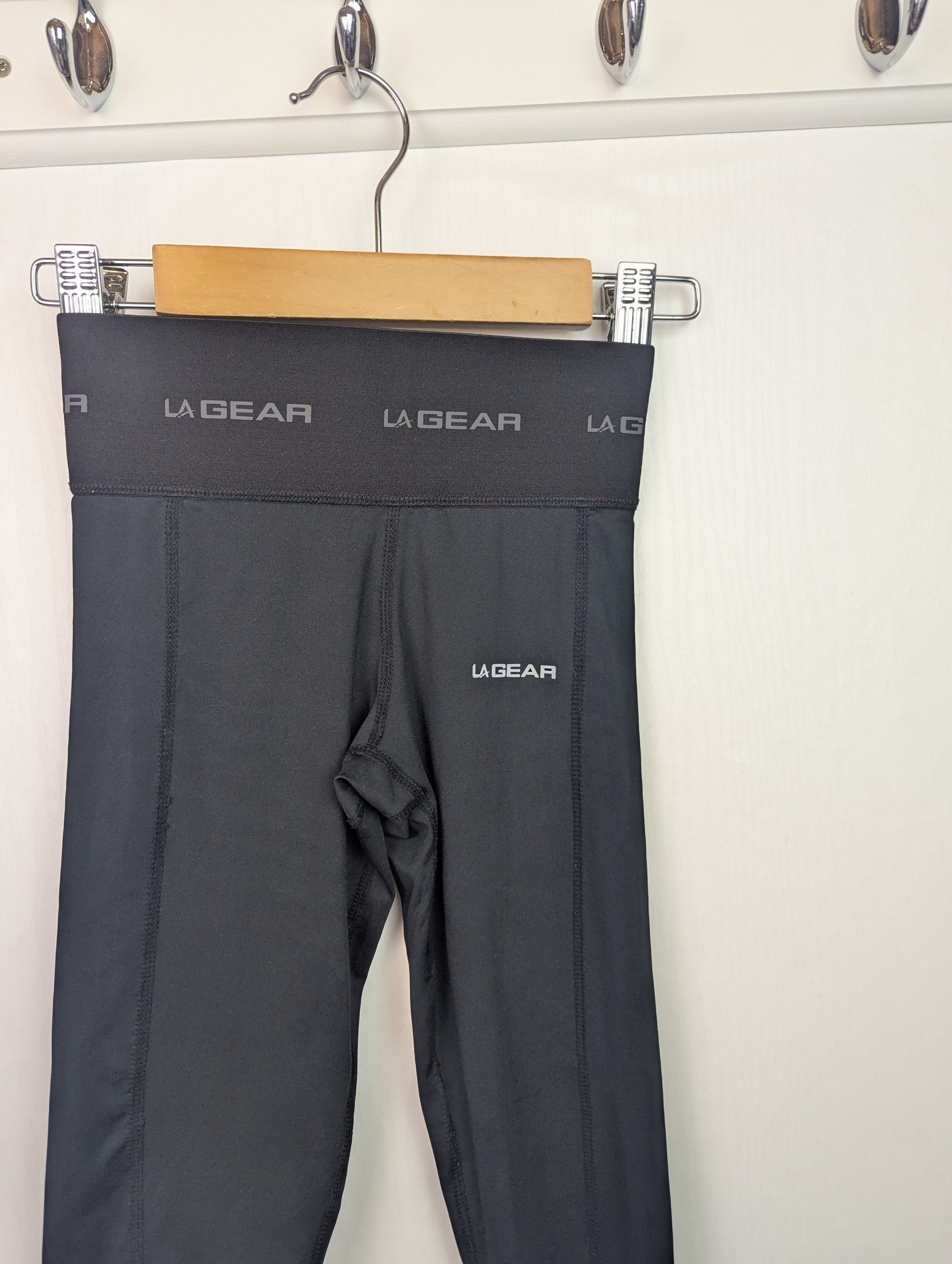 LA Gear Football Leggings - Unisex 5 - 6 Years - Little Ones Preloved. Second Hand Children's & Preloved Baby, Kids, Girls & Boys Clothes. UK online