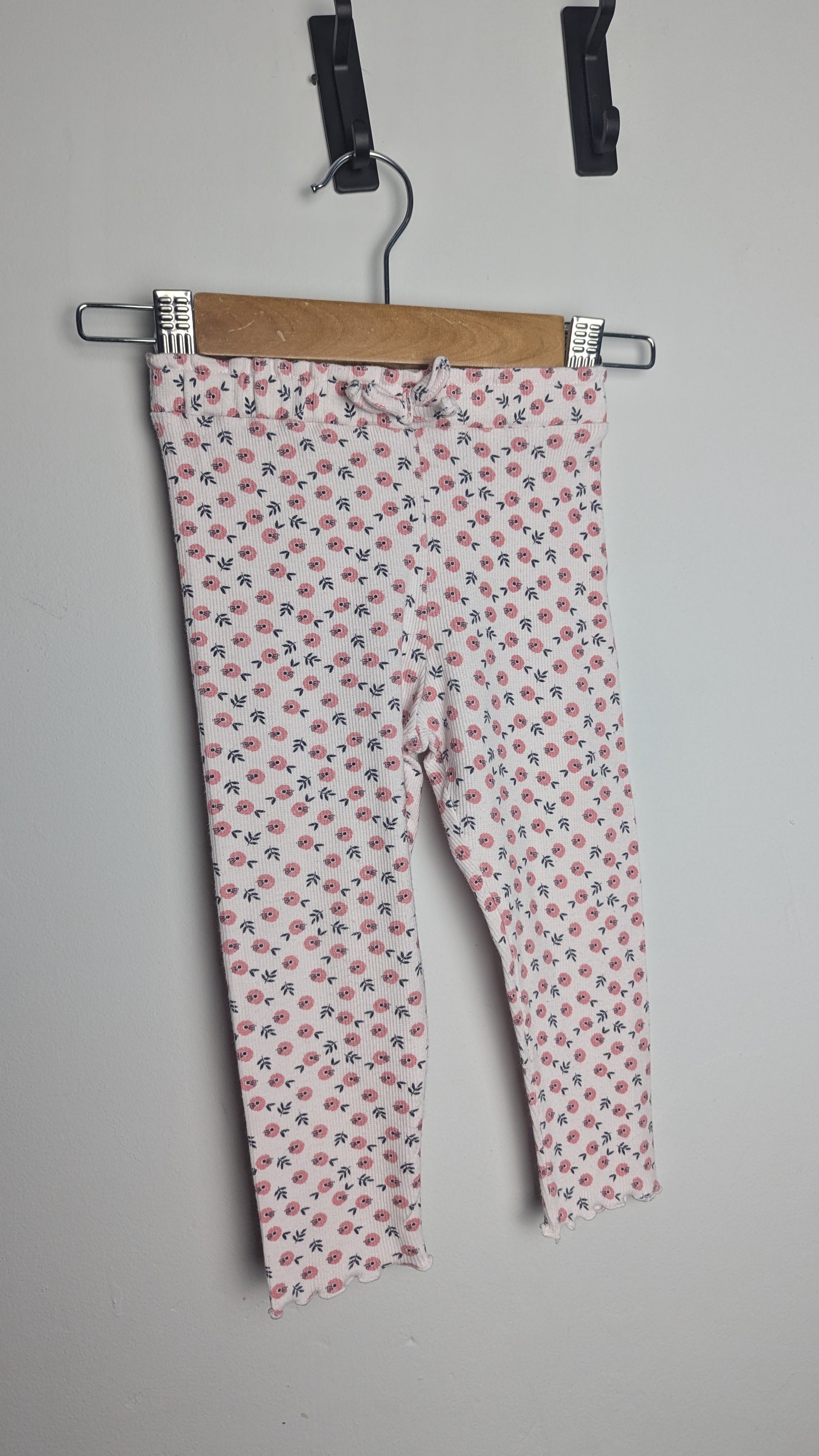 La Redoute Floral Ribbed Leggings - Girls 2 Years - Little Ones Preloved. Second Hand Children's & Preloved Baby, Kids, Girls & Boys Clothes. UK online