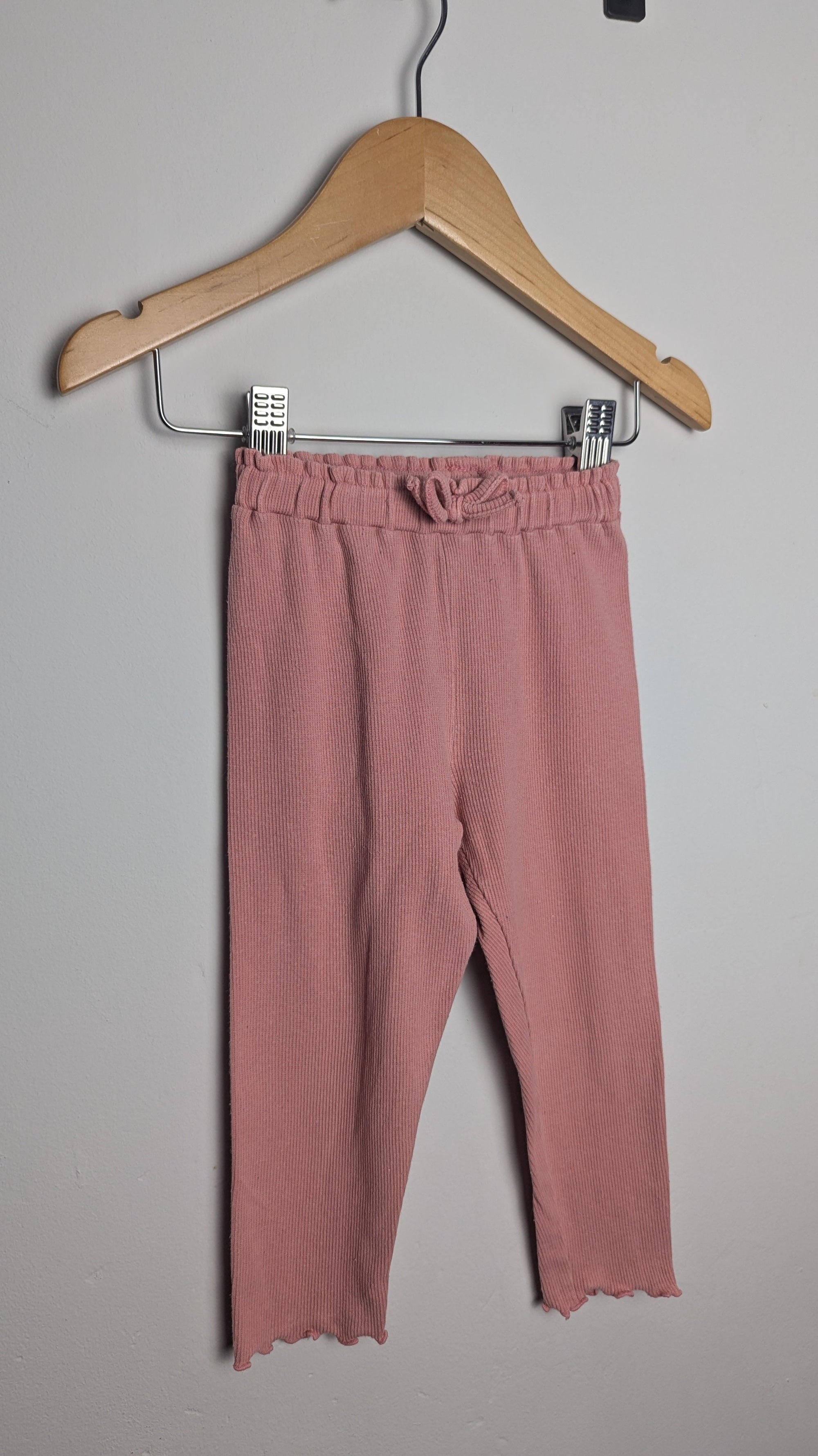 La Redoute Pink Ribbed Legging - Girls 2 Years - Little Ones Preloved. Second Hand Children's & Preloved Baby, Kids, Girls & Boys Clothes. UK online