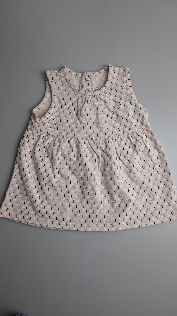 La Redoute Pink Triangles Sleeveless Top - Girls 2 Years La Redoute Used, Preloved, Preworn Baby, Girls & Boys Clothes. Kids & Children's second hand Clothing UK Online. Cheap affordable. Brands including Next, Joules, Nutmeg Morrisons, TU, F&F, H&M.