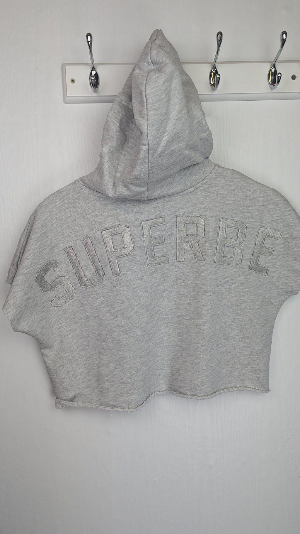 Le temps des cerises Grey Cropped Hoodie - Girls 10 Years - Little Ones Preloved. Second Hand Children's & Preloved Baby, Kids, Girls & Boys Clothes. UK online