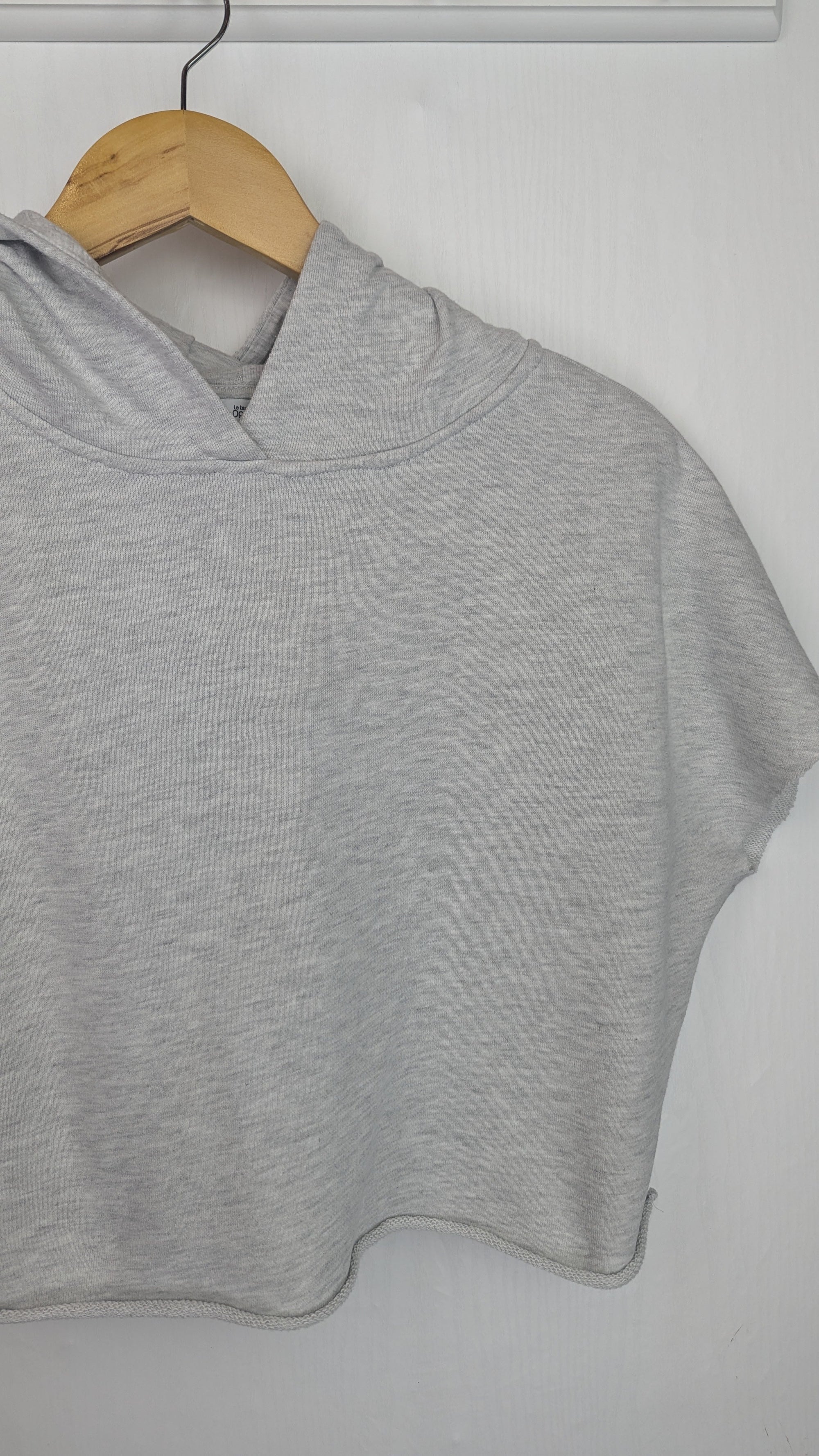 Le temps des cerises Grey Cropped Hoodie - Girls 10 Years - Little Ones Preloved. Second Hand Children's & Preloved Baby, Kids, Girls & Boys Clothes. UK online