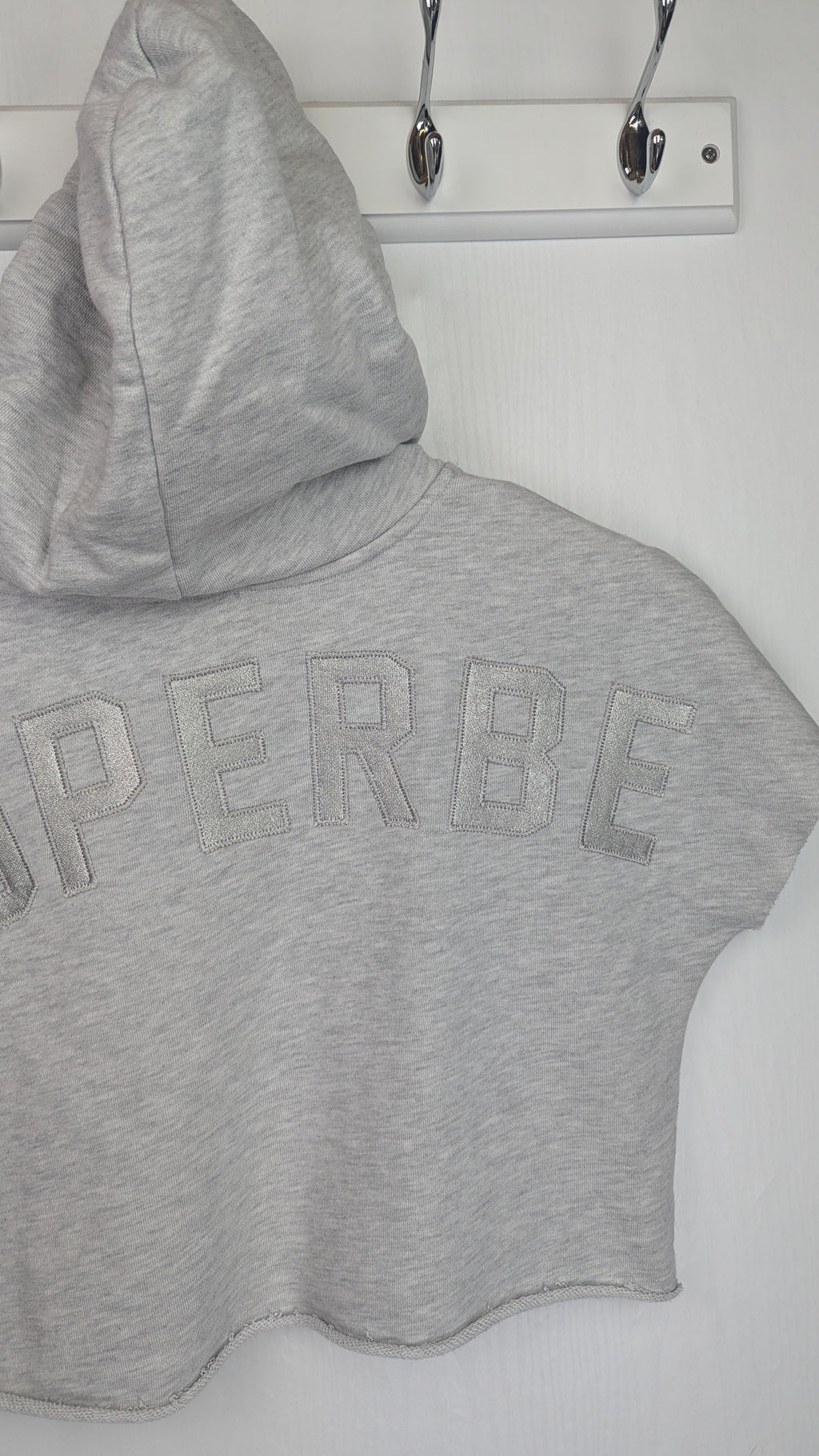 Le temps des cerises Grey Cropped Hoodie - Girls 10 Years - Little Ones Preloved. Second Hand Children's & Preloved Baby, Kids, Girls & Boys Clothes. UK online