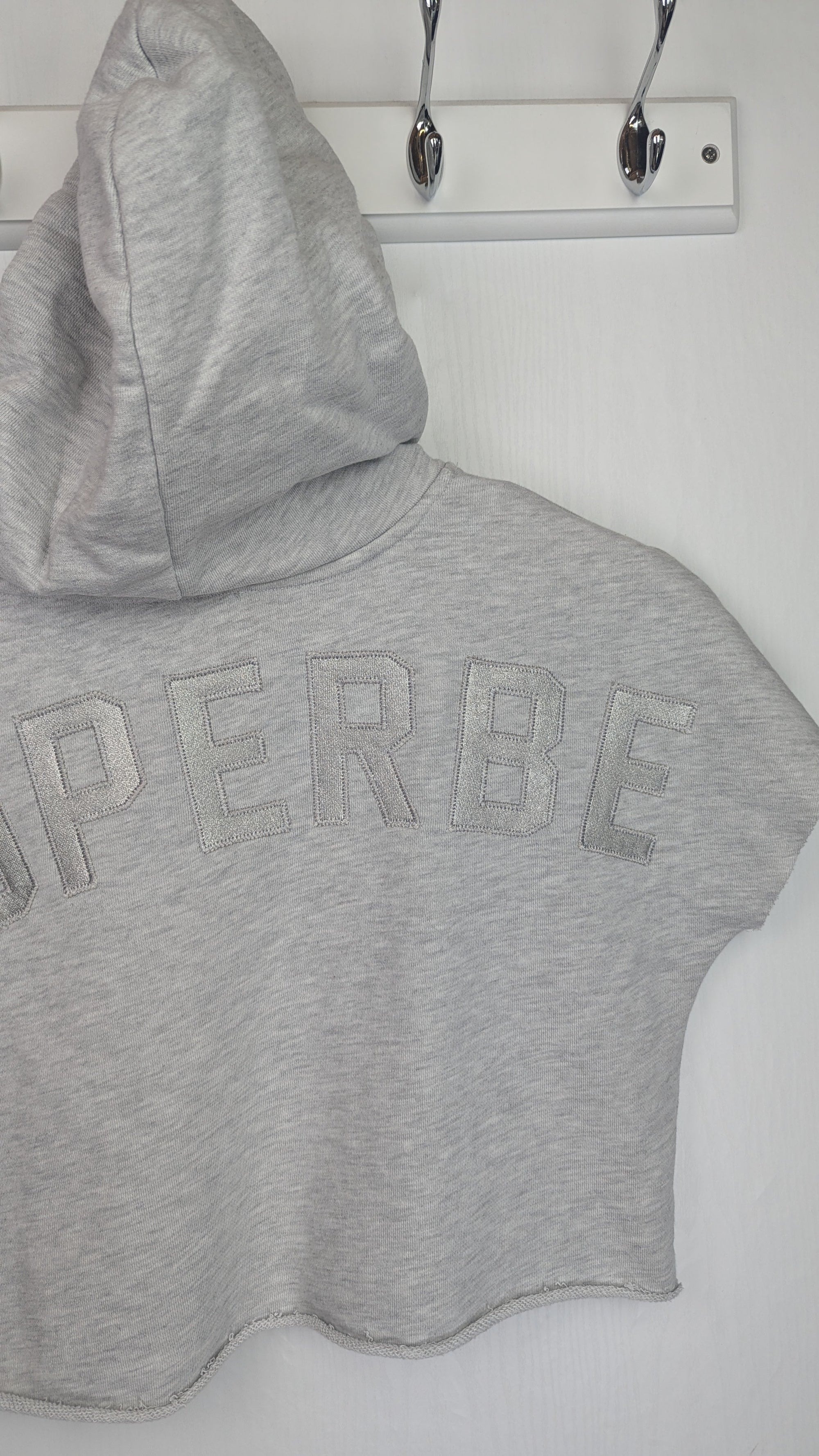 Le temps des cerises Grey Cropped Hoodie - Girls 10 Years - Little Ones Preloved. Second Hand Children's & Preloved Baby, Kids, Girls & Boys Clothes. UK online