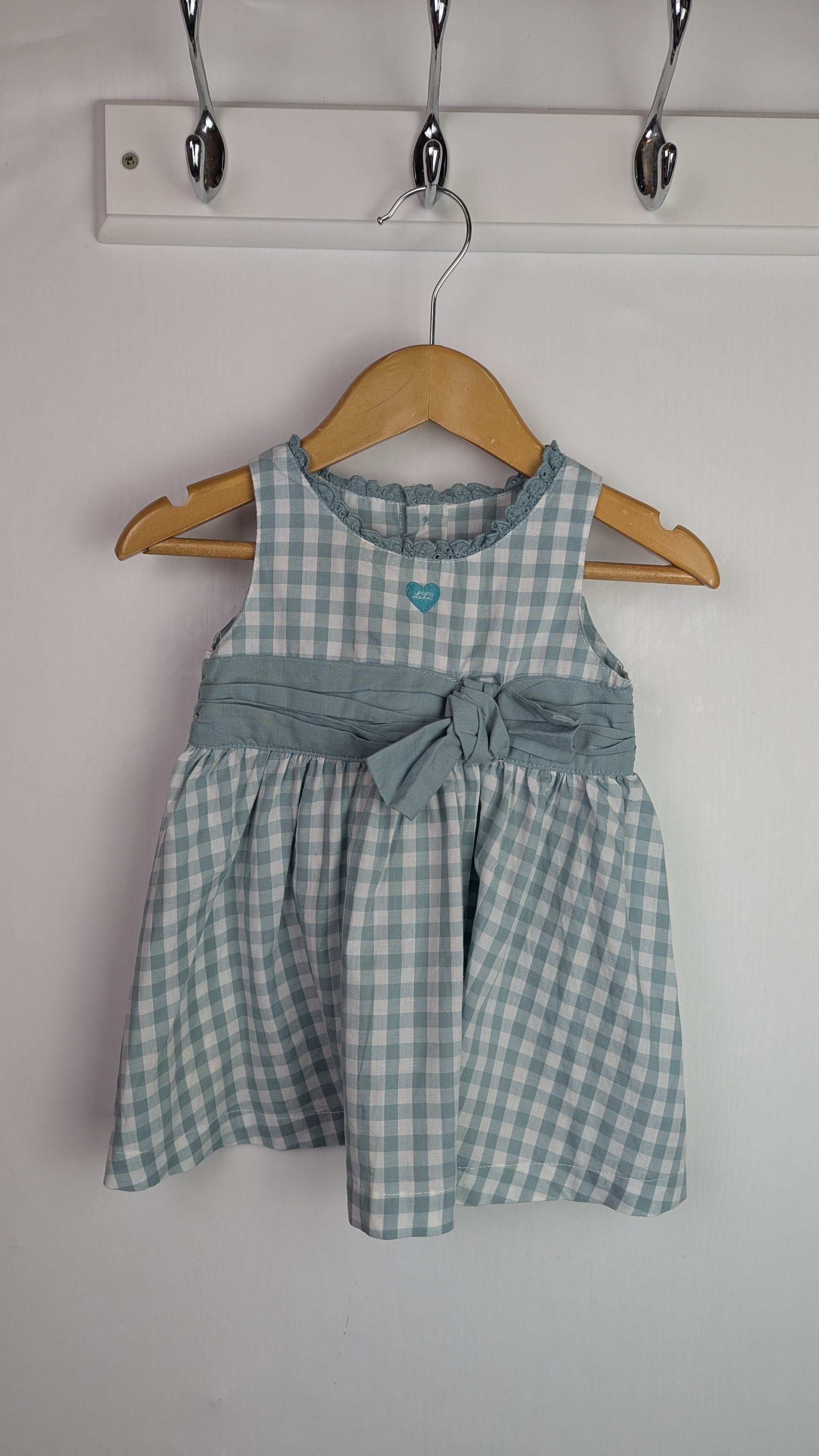 Lili Gaufrette Plaid Bow Dress - Girls 6 Months - Little Ones Preloved. Second Hand Children's & Preloved Baby, Kids, Girls & Boys Clothes. UK online
