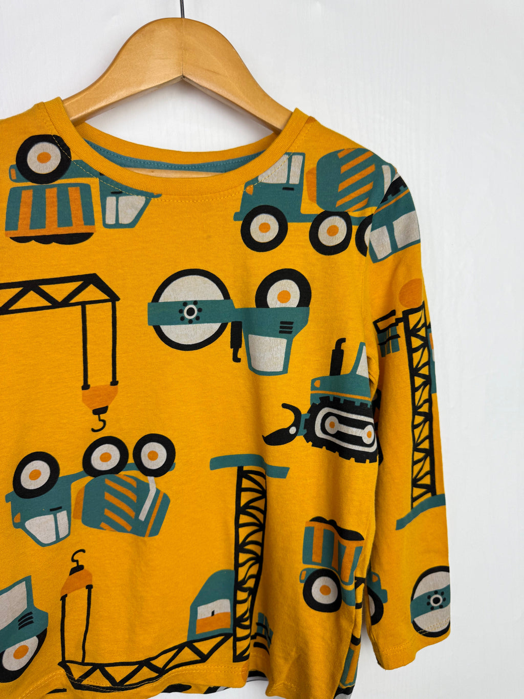 Little Kids Construction Top - Boys 5 - 6 Years - Little Ones Preloved. Second Hand Children's & Preloved Baby, Kids, Girls & Boys Clothes. UK online