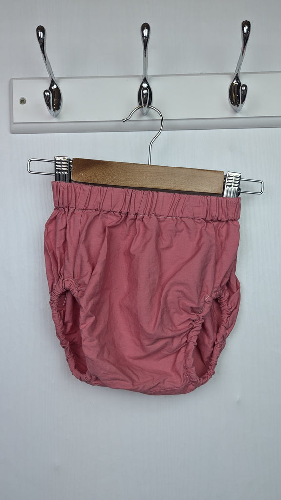 Luka's Wardrove Handmade Pink Bloomers - Girls 18-24 Months Luka's Wardrobe Used, Preloved, Preworn & Second Hand Baby, Kids & Children's Clothing UK Online. Cheap affordable. Brands including Next, Joules, Nutmeg Morrisons, TU, F&F, H&M.