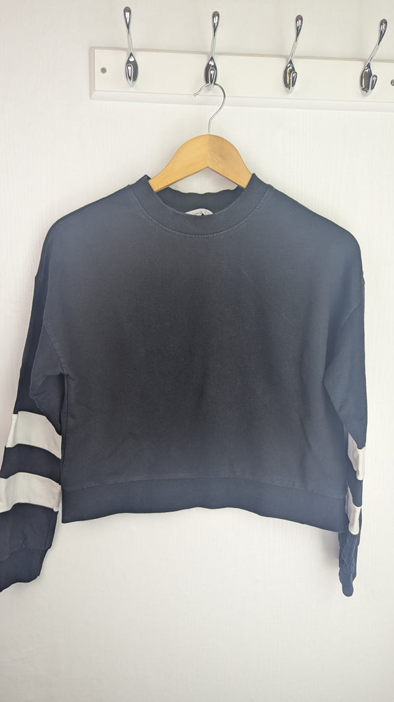 Mango Black & White Crop Jumper - Girls 11-12 Years Mango Used, Preloved, Preworn Baby, Girls & Boys Clothes. Kids & Children's second hand Clothing UK Online. Cheap affordable. Brands including Next, Joules, Nutmeg Morrisons, TU, F&F, H&M.