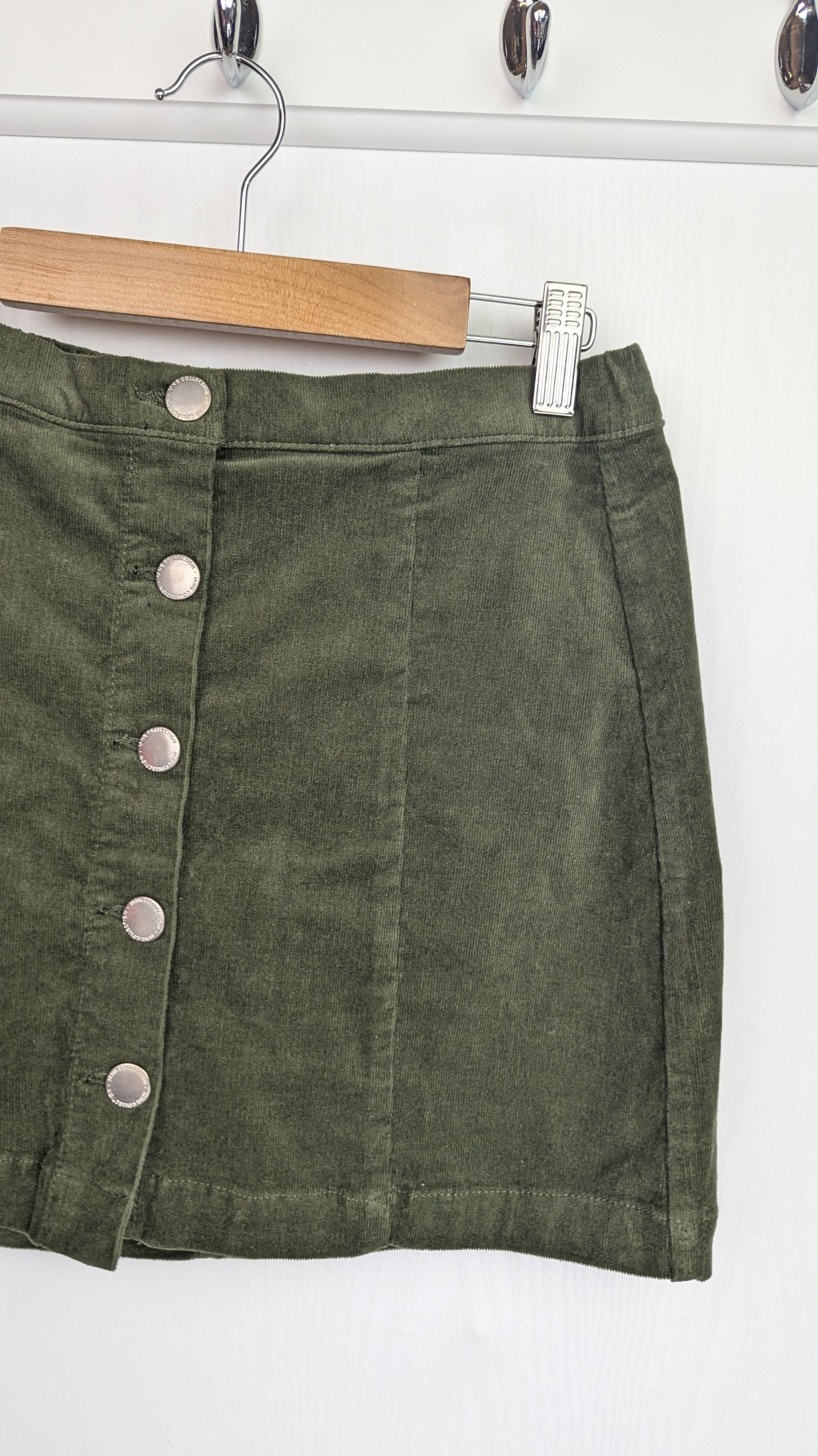Mango Green Cord Skirt - Girls 11 - 12 Years - Little Ones Preloved. Second Hand Children's & Preloved Baby, Kids, Girls & Boys Clothes. UK online