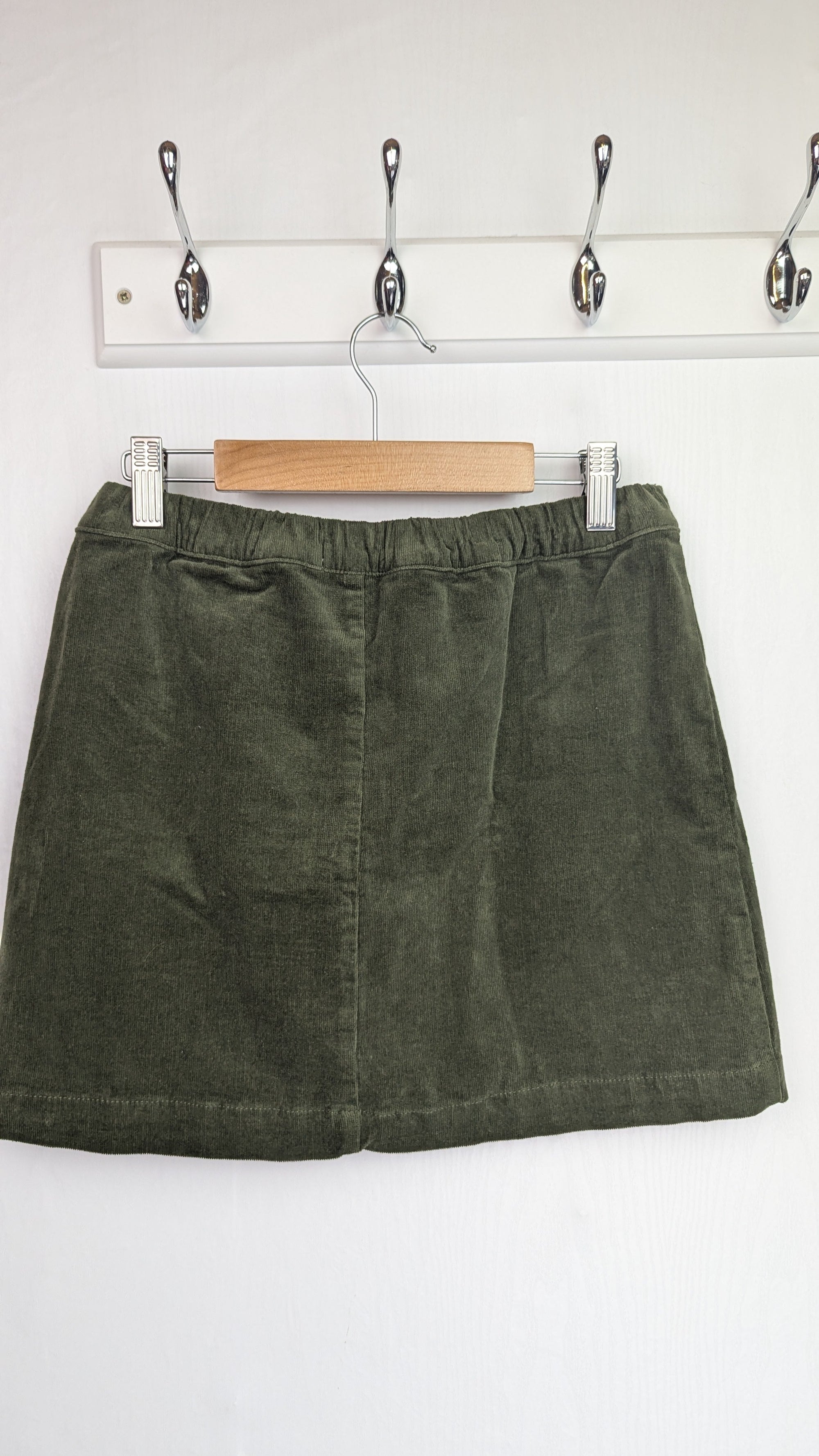 Mango Green Cord Skirt - Girls 11 - 12 Years - Little Ones Preloved. Second Hand Children's & Preloved Baby, Kids, Girls & Boys Clothes. UK online