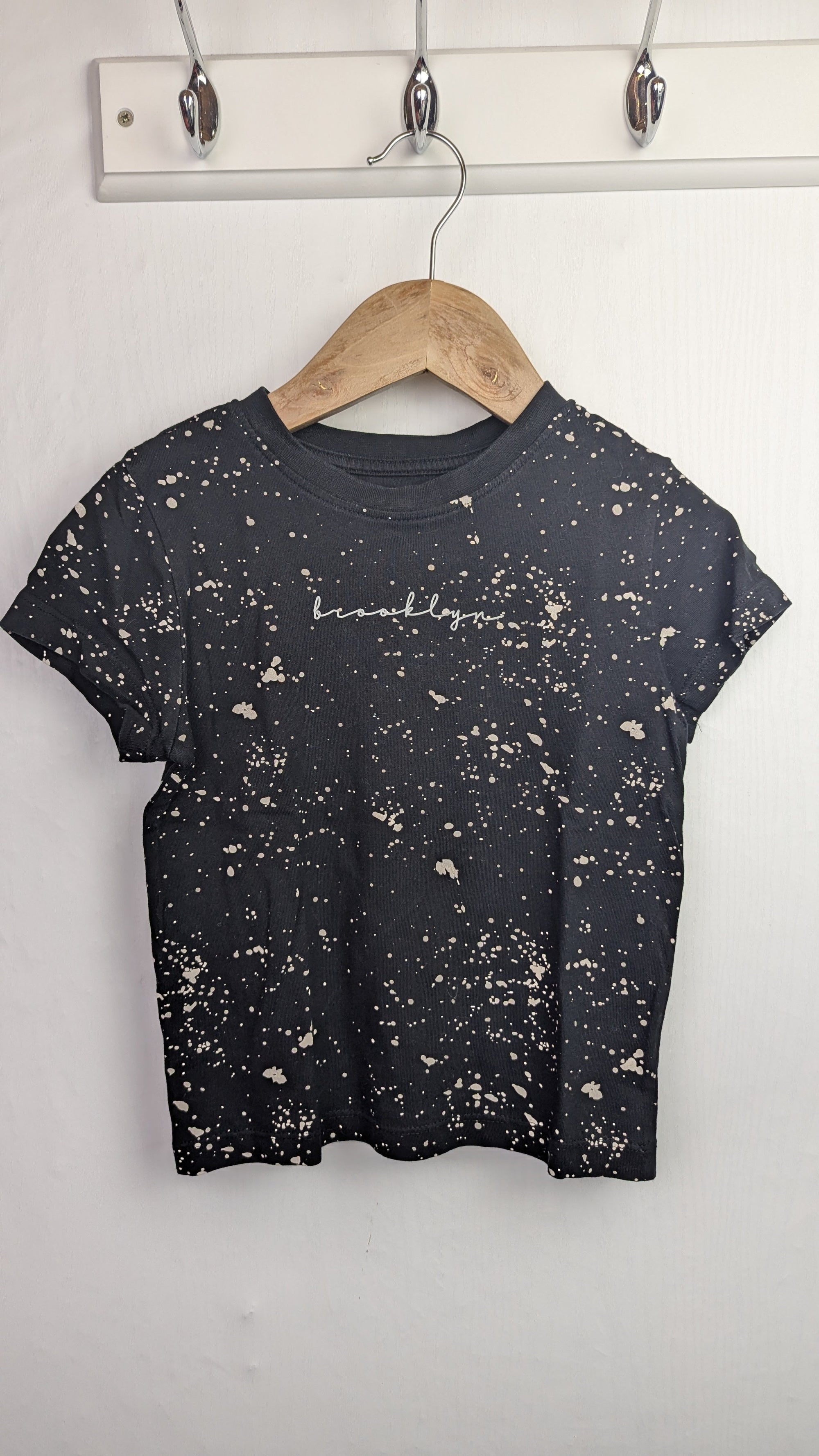 Matalan Black Brooklyn Top - Boys 4 Years - Little Ones Preloved. Second Hand Children's & Preloved Baby, Kids, Girls & Boys Clothes. UK online