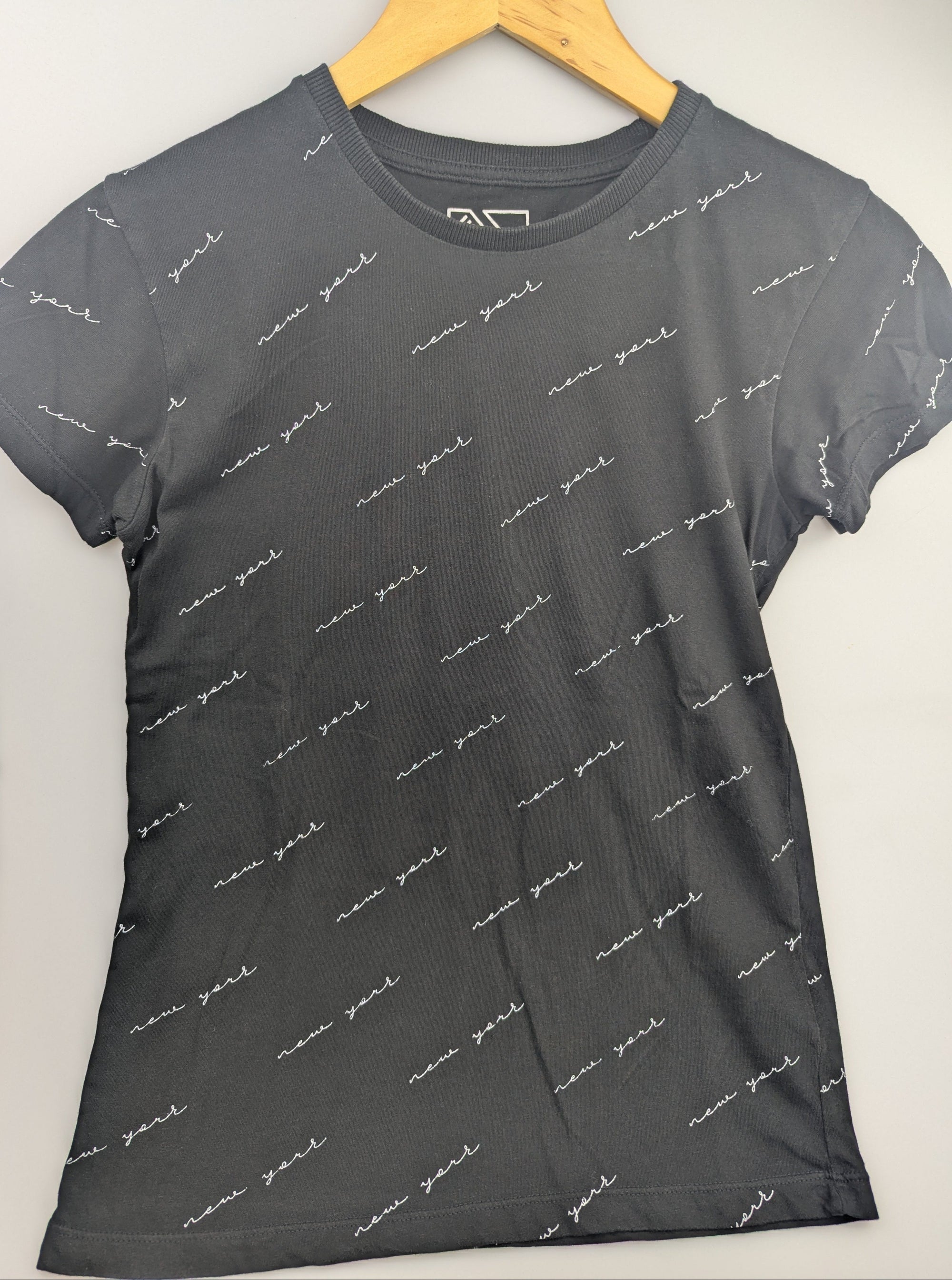 Matalan Black 'New York' Top - Boys 12 Years - Little Ones Preloved. Second Hand Children's & Preloved Baby, Kids, Girls & Boys Clothes. UK online