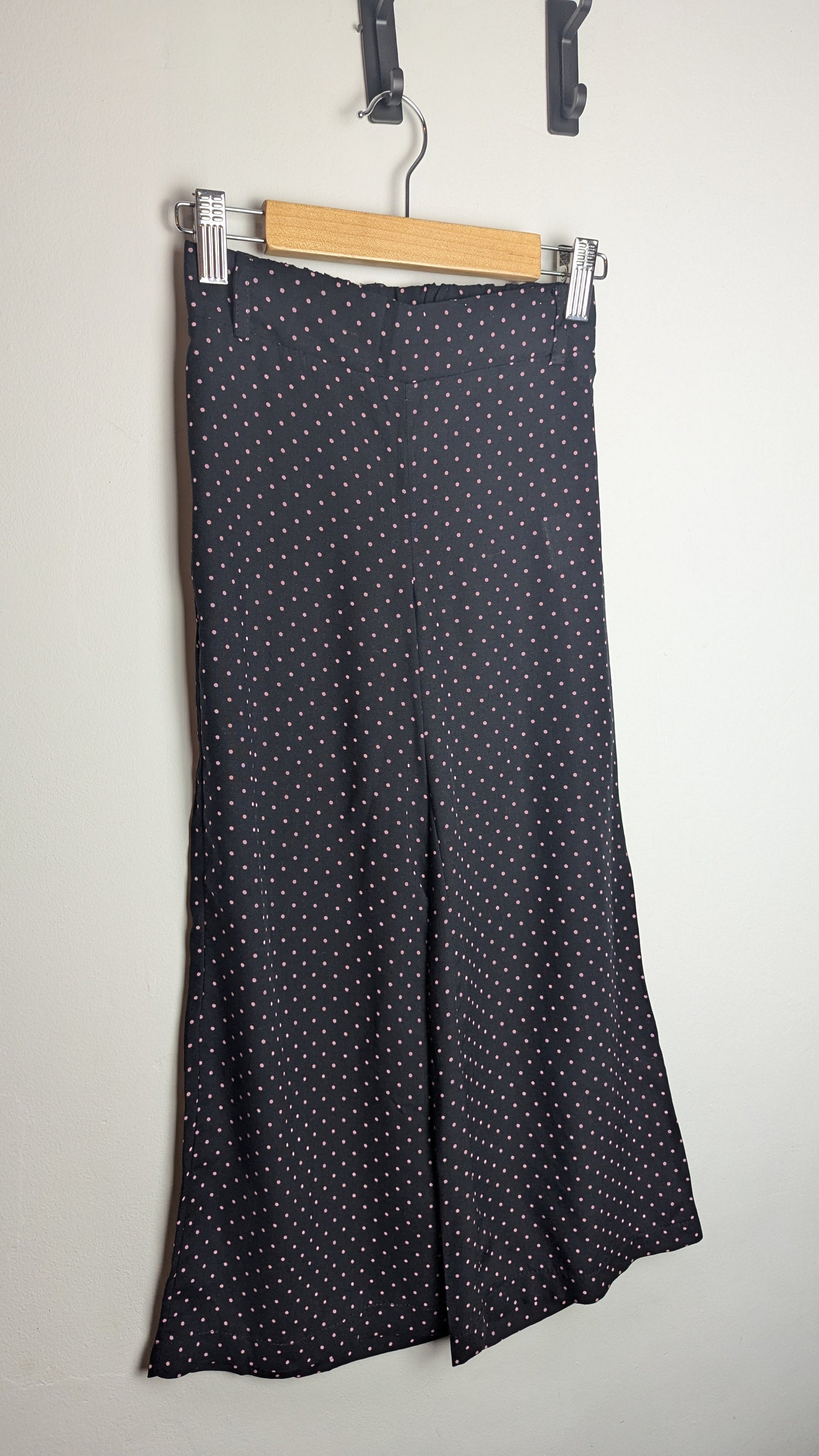 Matalan Black & Pink Spot Wide Leg Trousers - Girls 6 - 7 Years - Little Ones Preloved. Second Hand Children's & Preloved Baby, Kids, Girls & Boys Clothes. UK online
