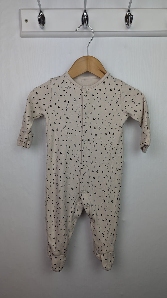 Matalan Cream Animal Print Sleepsuit - Unisex 0-3 Months Little Ones Preloved Used, Preloved, Preworn & Second Hand Baby, Kids & Children's Clothing UK Online. Cheap affordable. Brands including Next, Joules, Nutmeg Morrisons, TU, F&F, H&M.